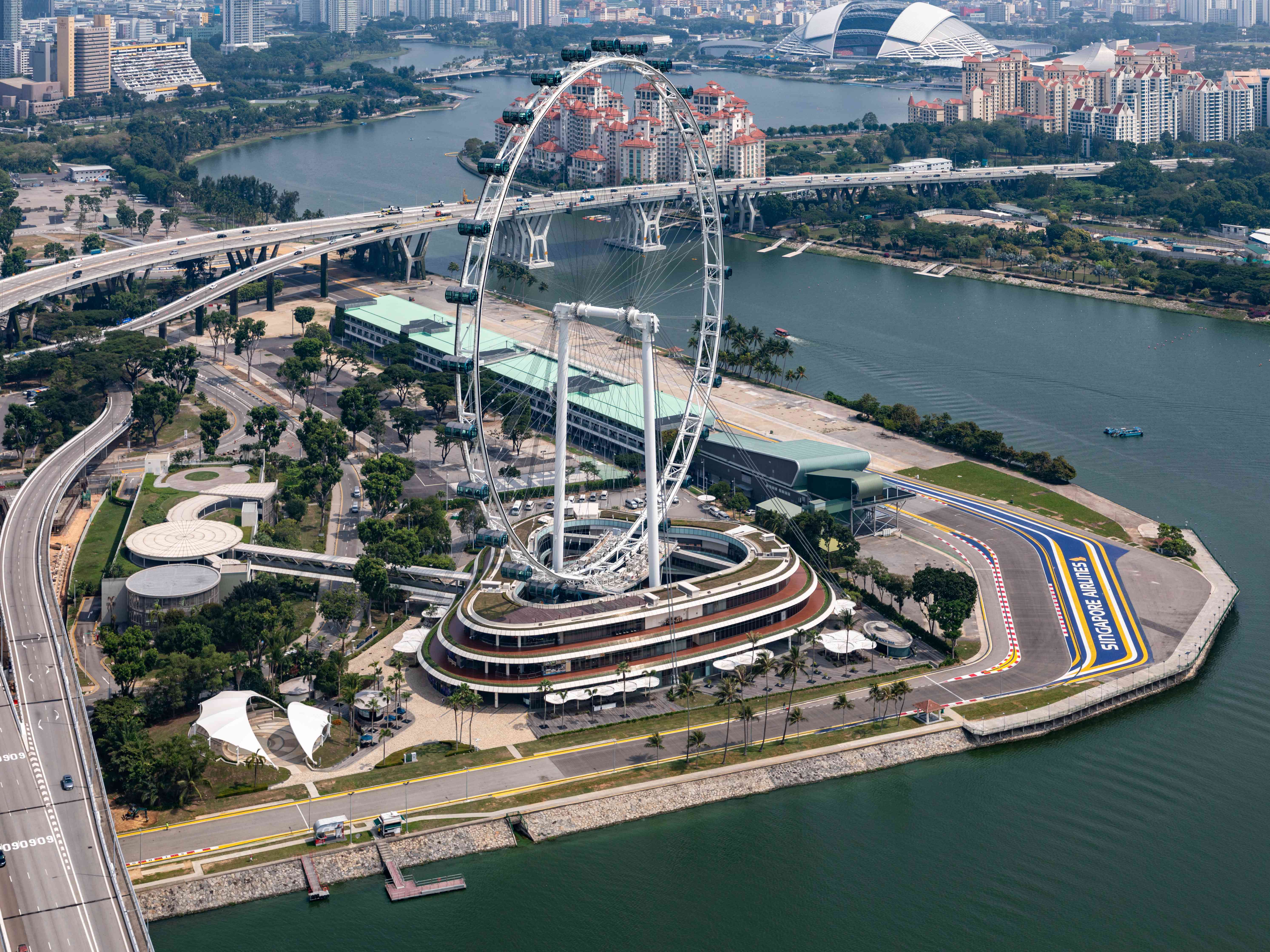Singapore: Limited Land, High Demand (image credits: wikimedia)