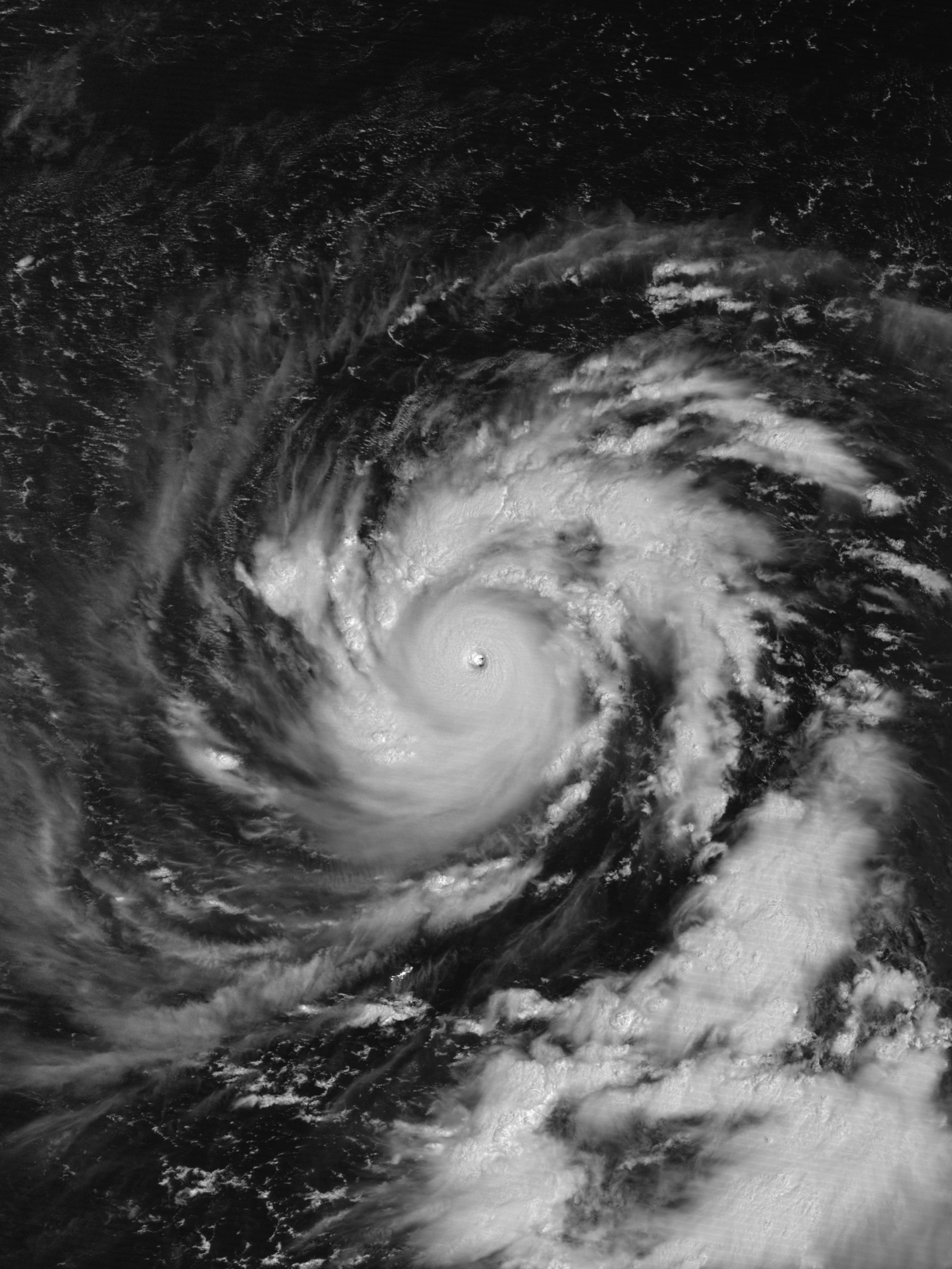 Japan: Typhoons and Earthquakes Collide (image credits: wikimedia)