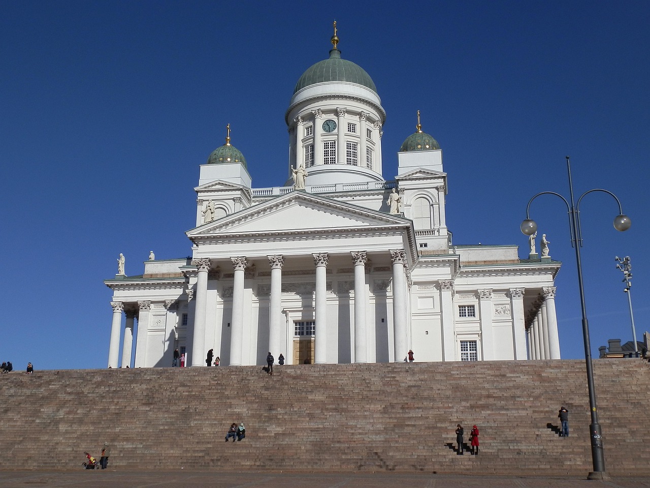Helsinki, Finland: The Nordic Blueprint for Happiness (image credits: pixabay)