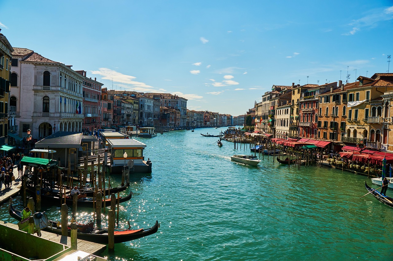 Italy - Venice Becomes a Living Museum Under Siege (image credits: pixabay)