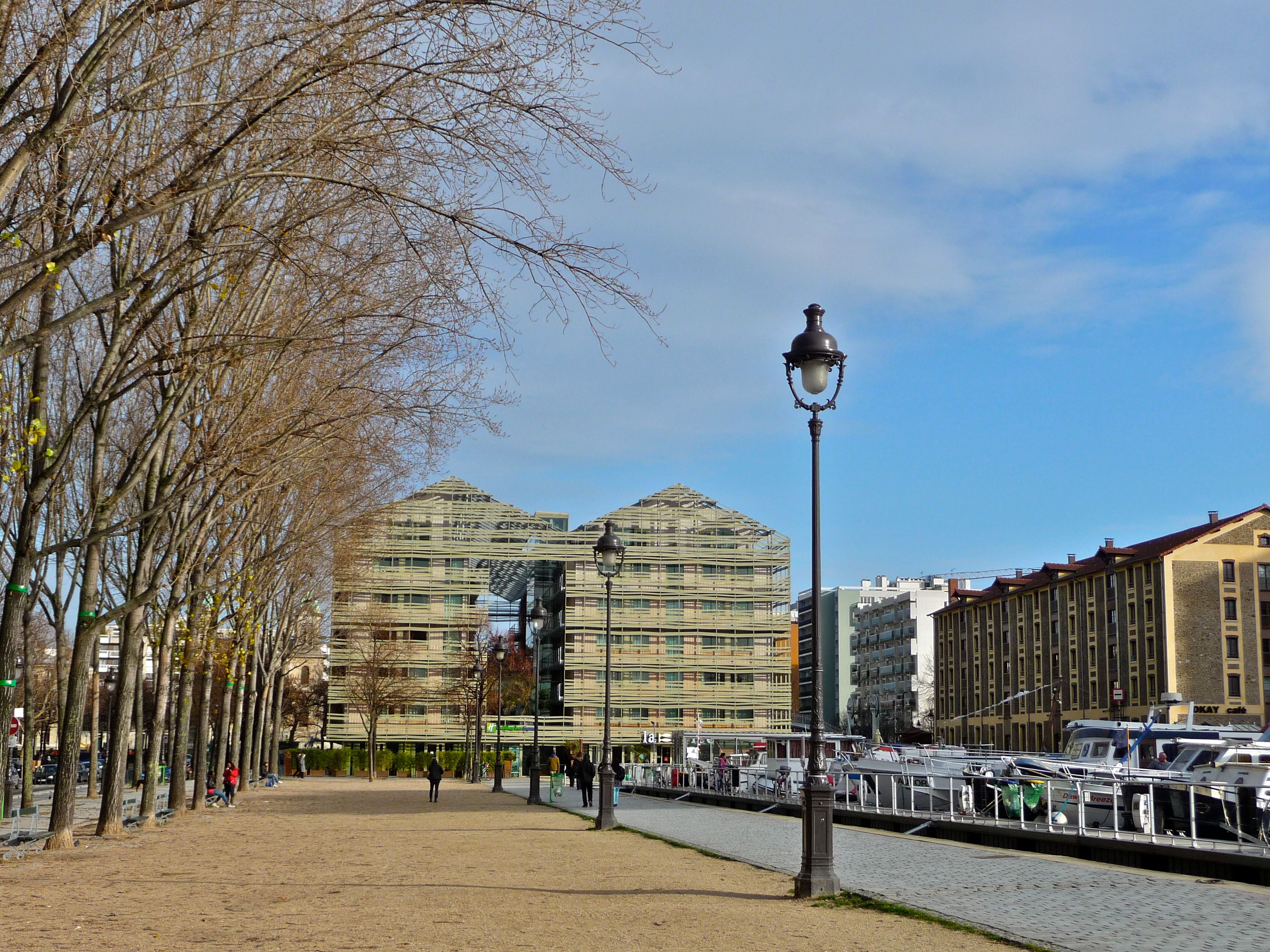 Affordable Accommodation Options (image credits: wikimedia)