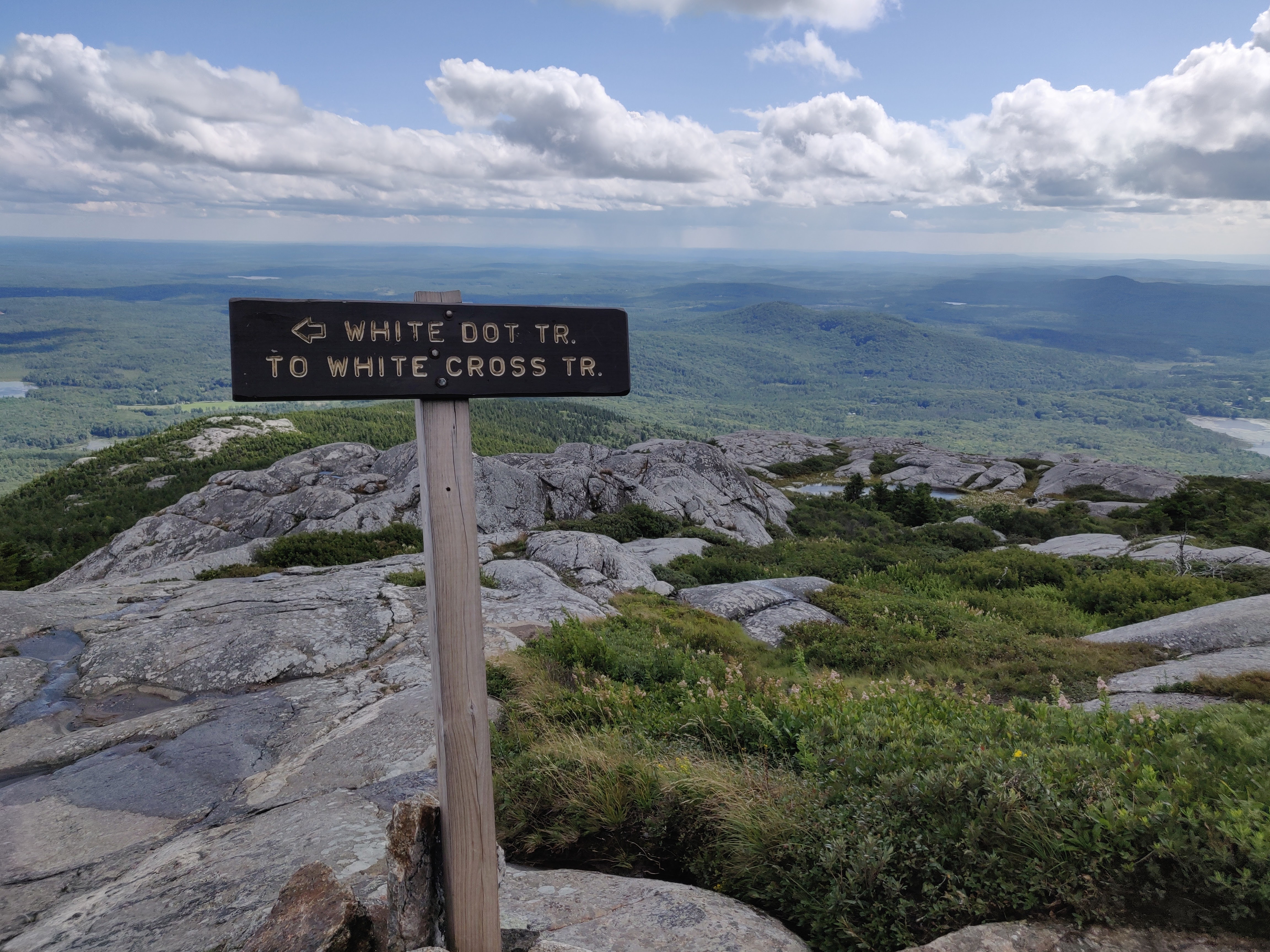 The Mount Monadnock Trail, New Hampshire (image credits: wikimedia)