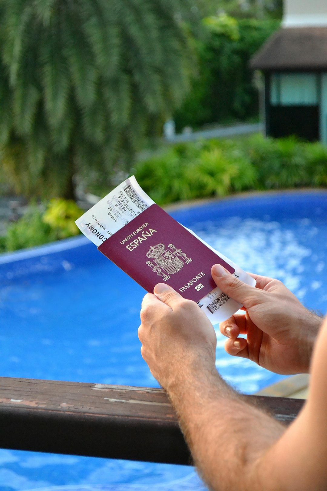Using Multiple One-Way Tickets Instead of Round-Trip (image credits: unsplash)
