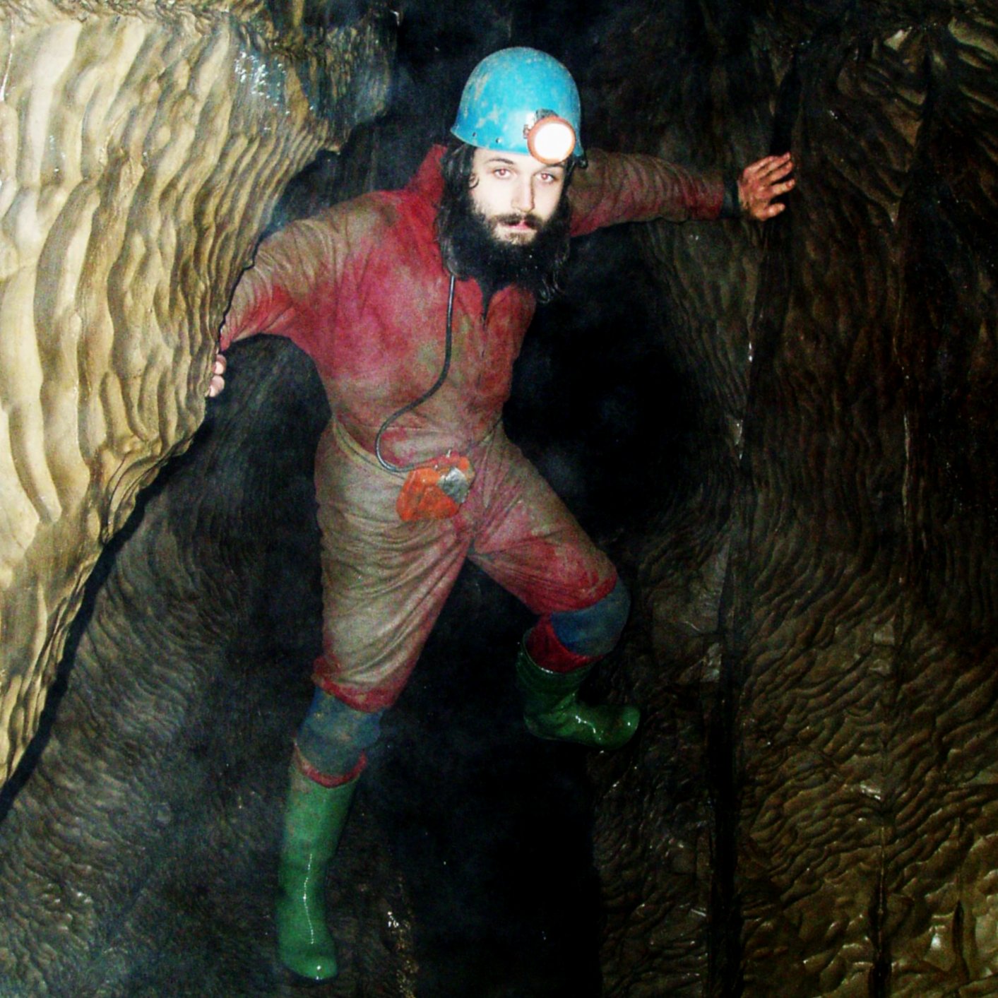 Caving (image credits: wikimedia)
