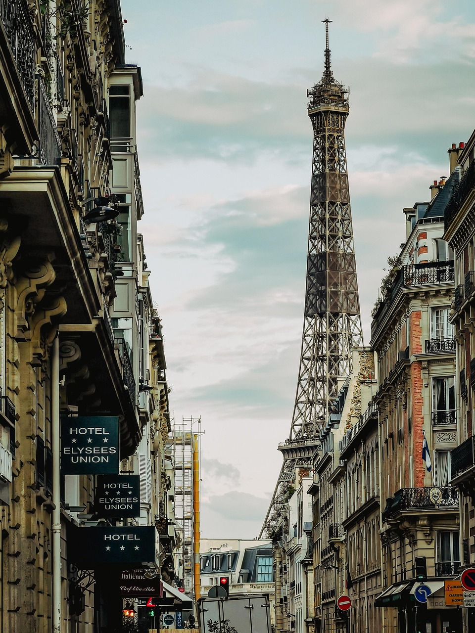 Cities That Might Leave Tourists Disappointed: Paris, France (image credits: pixabay)
