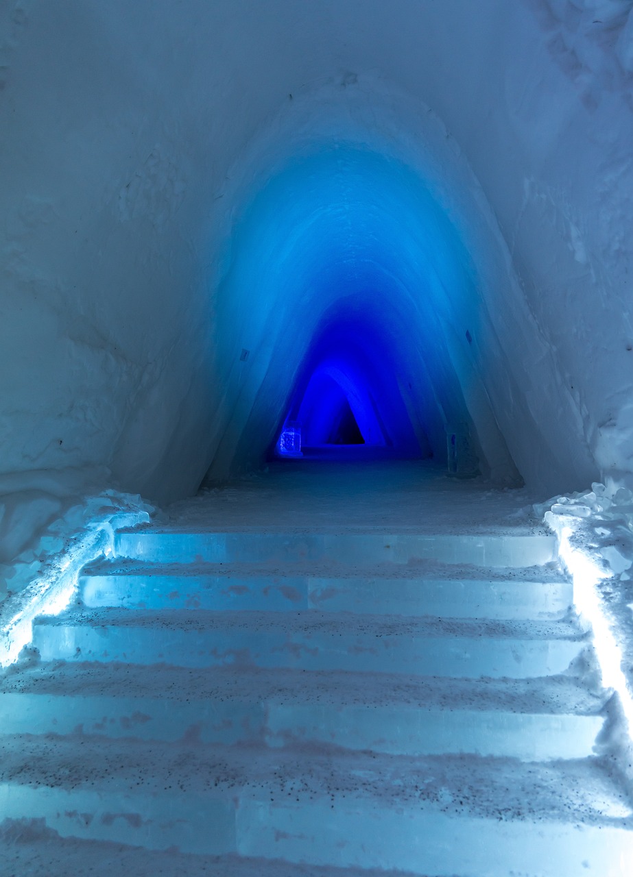 Snowhotel Kirkenes – Norway (image credits: pixabay)