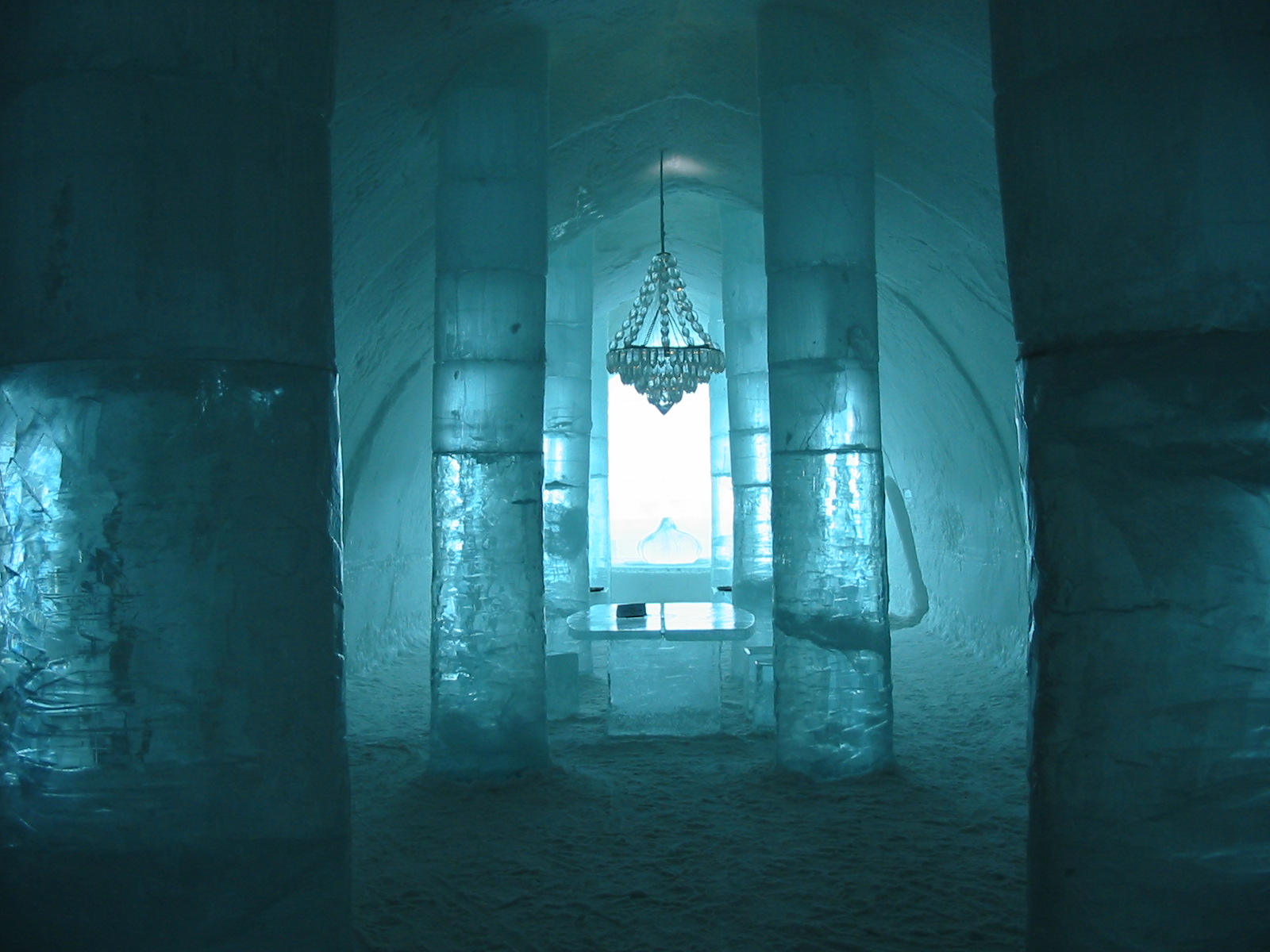 The Hotel of Ice, Sweden (image credits: wikimedia)