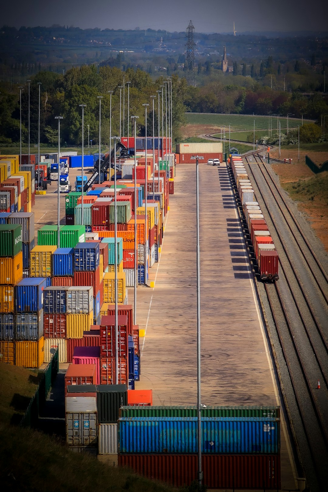 Supply Chain Disruptions: Delays and Price Hikes (image credits: unsplash)