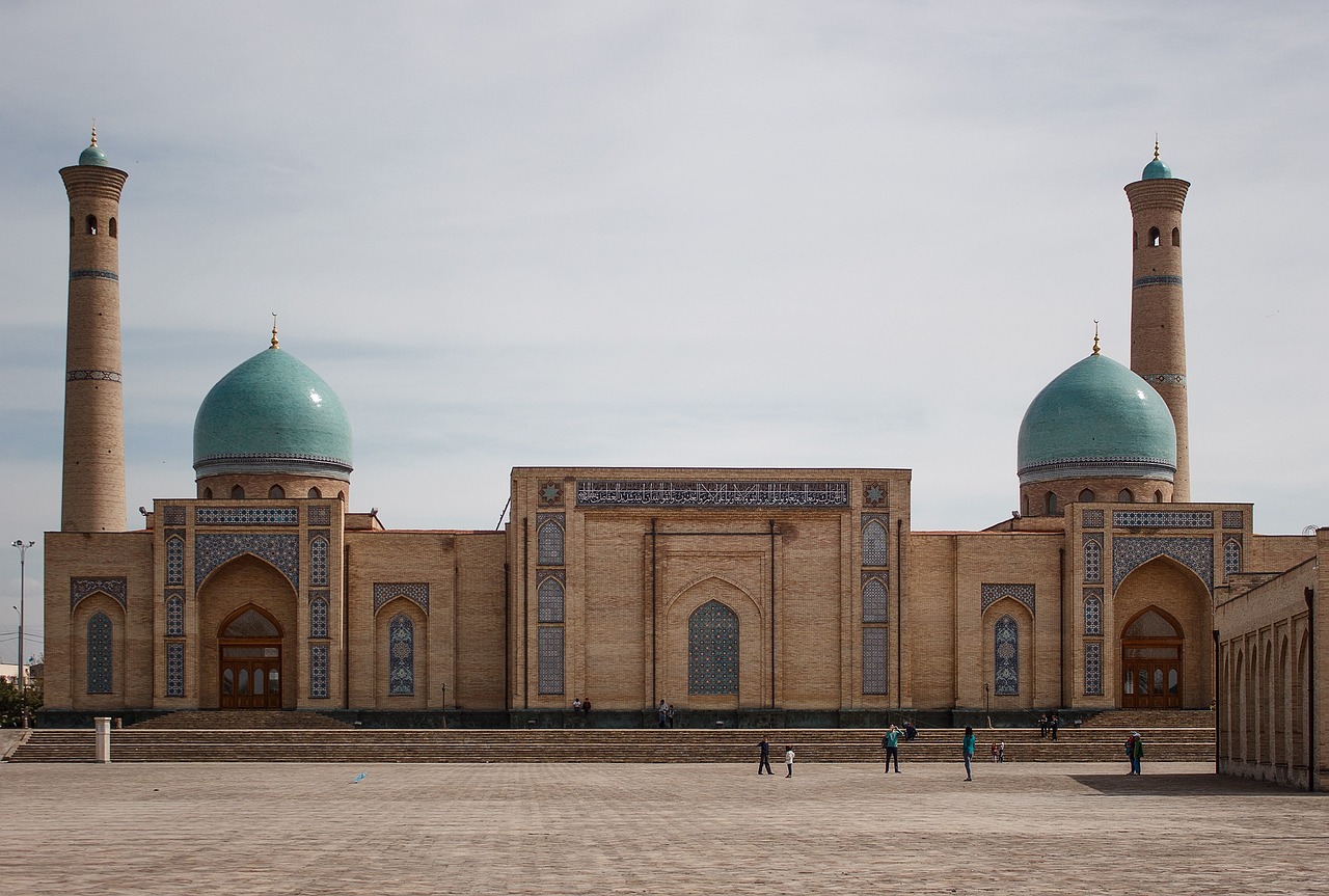 Uzbekistan: The Silk Road’s Sleeping Beauty (image credits: pixabay)
