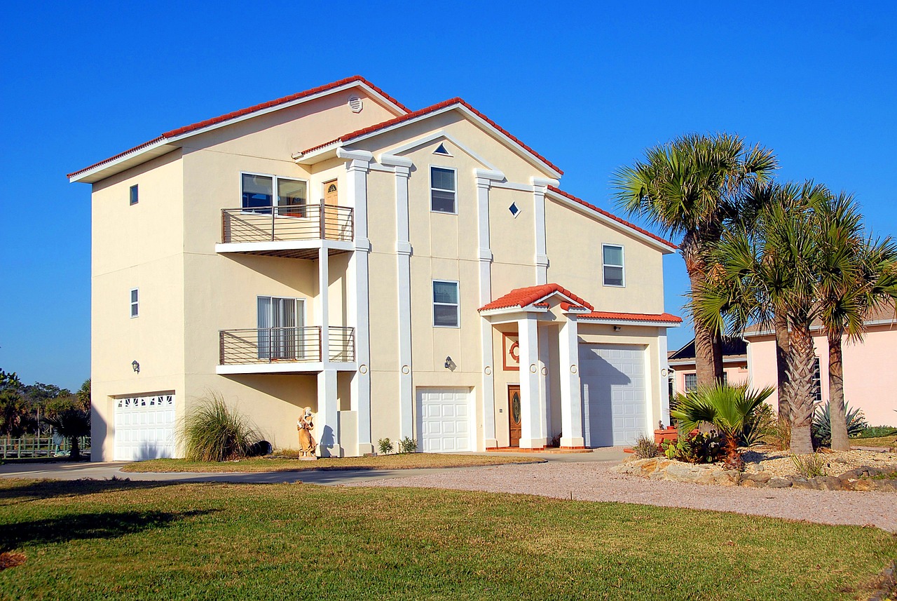 Comparison with Other Luxury Rentals (image credits: pixabay)
