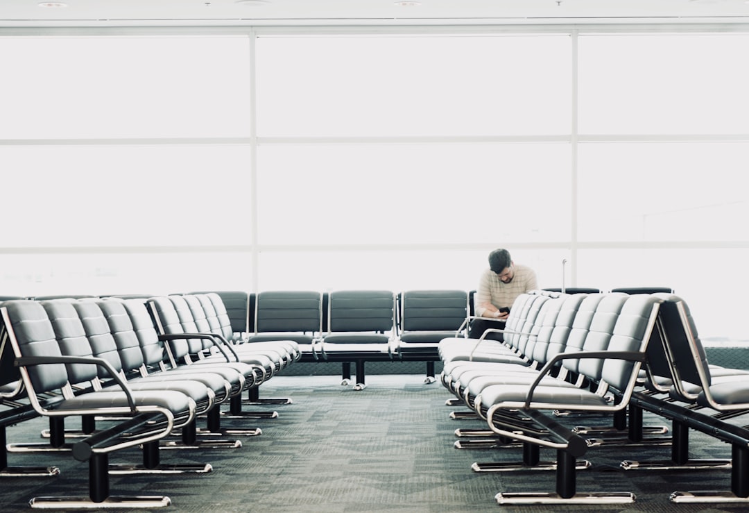 Understanding Layover Duration (image credits: unsplash)