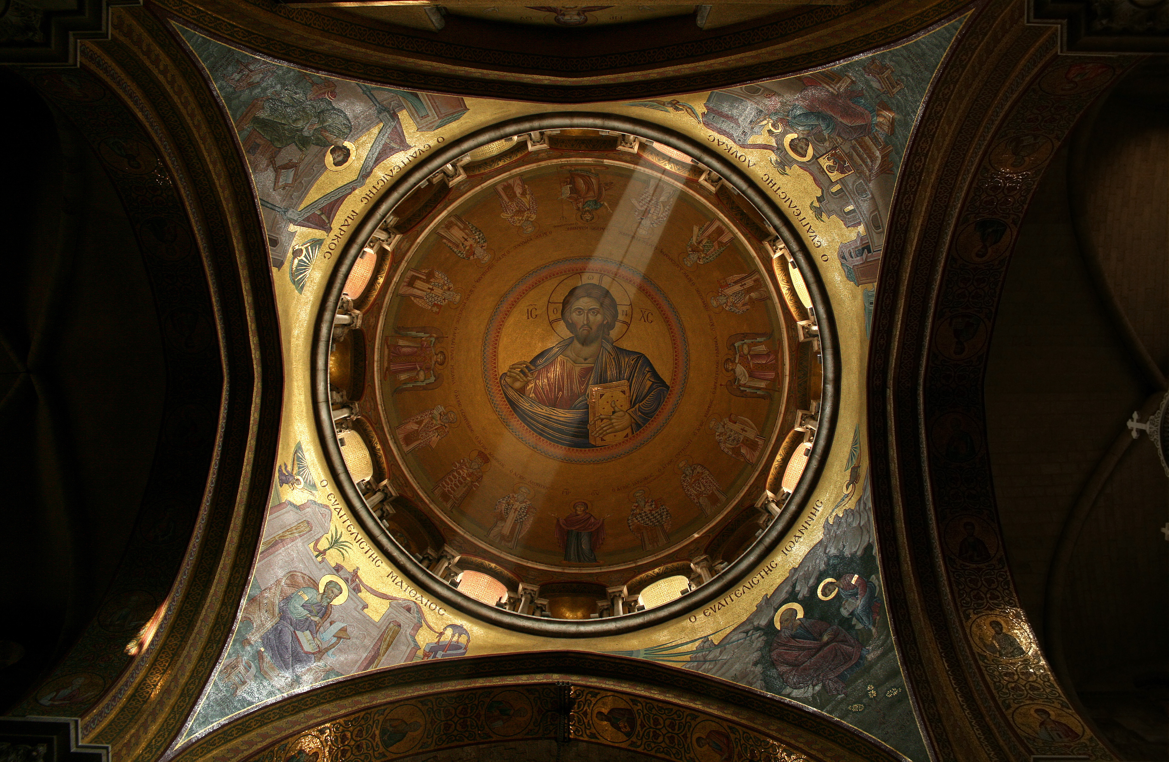 The Church of the Holy Sepulchre: A Pilgrim's Haven (image credits: wikimedia)