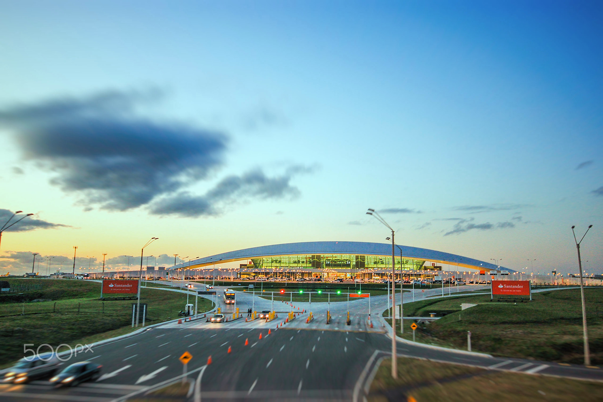 Accessibility and Infrastructure: Travel Made Simple (image credits: wikimedia)