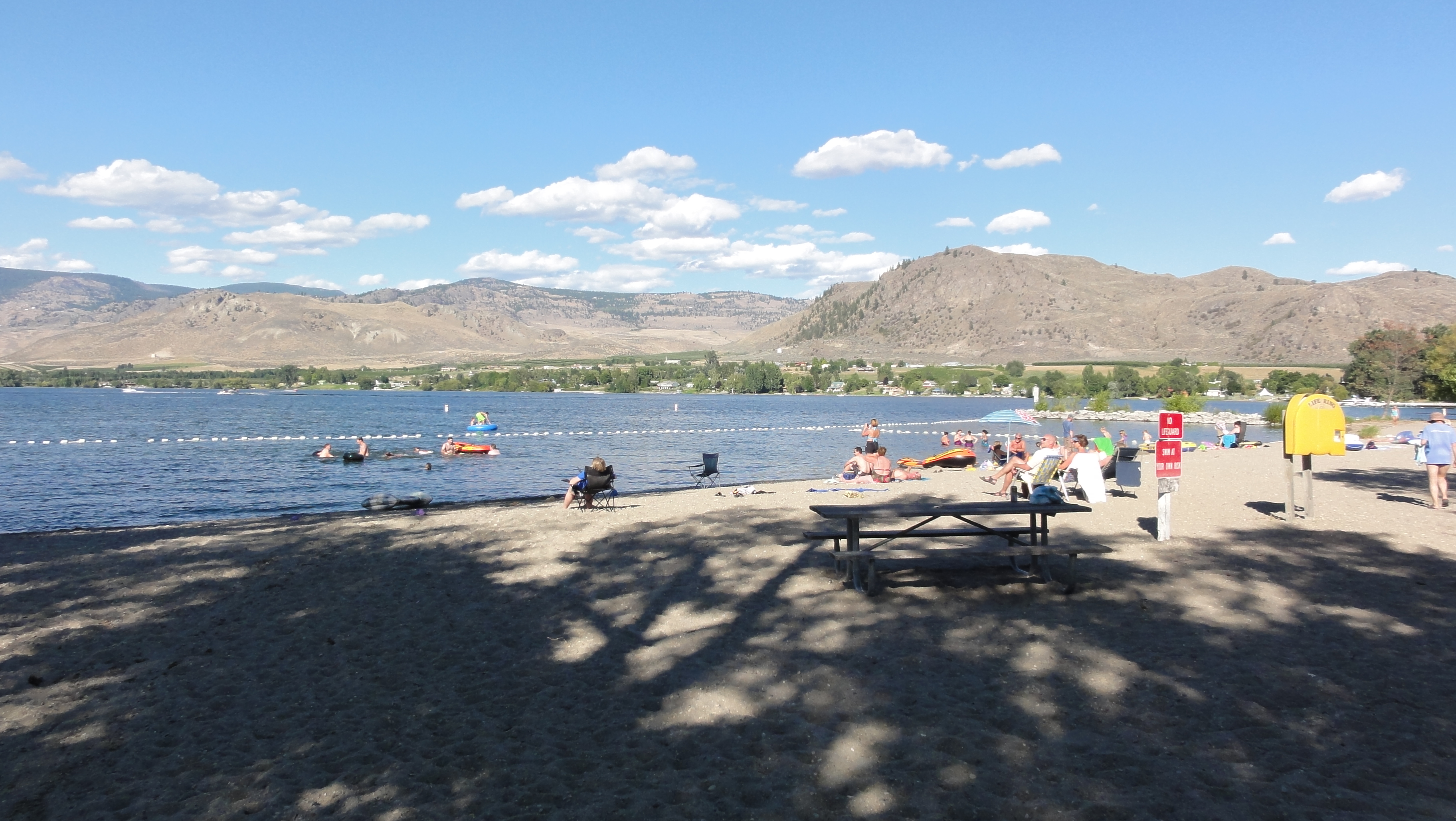 Osoyoos, British Columbia (image credits: wikimedia)