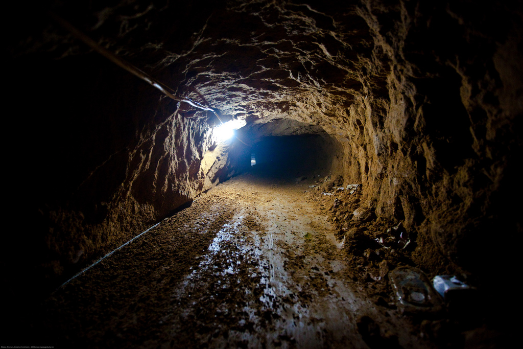 Notable Tunnels Around the World (image credits: wikimedia)