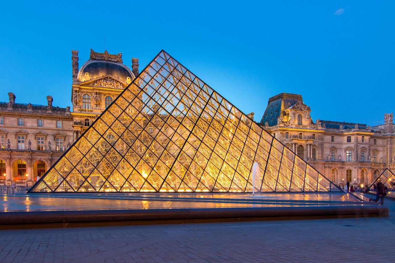 The Louvre Museum, Paris (image credits: pixabay)