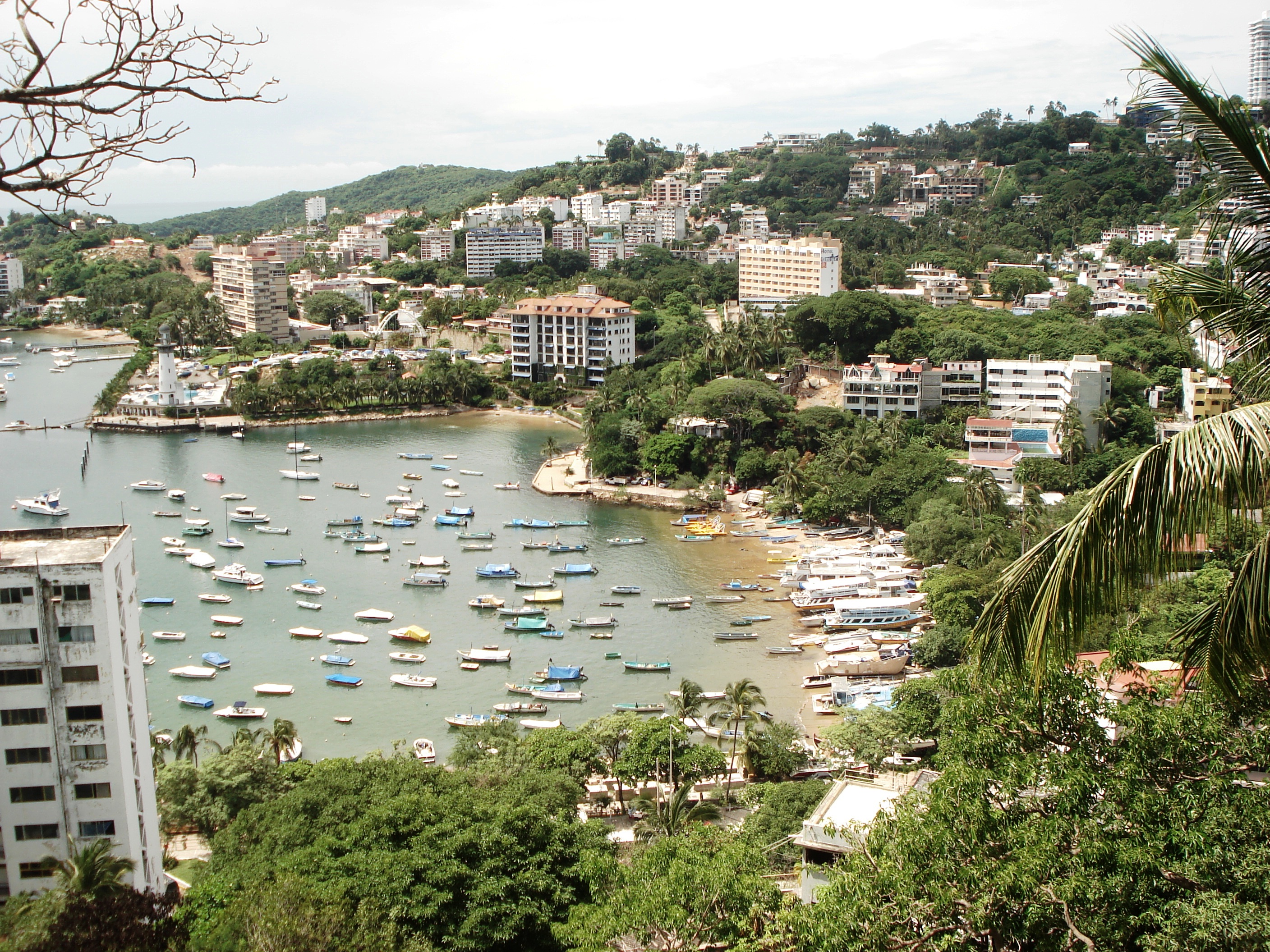 Acapulco A Faded Star Shines On (image credits: wikimedia)