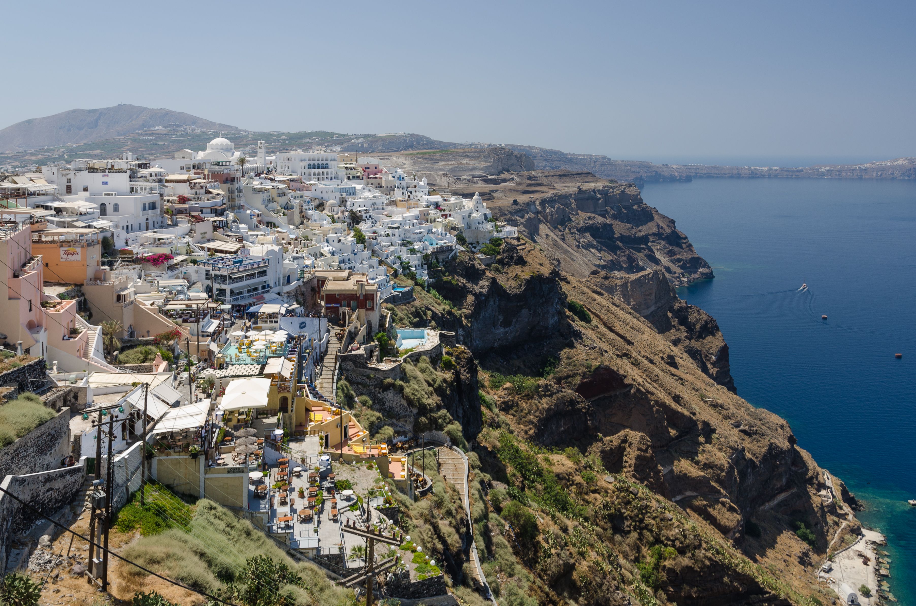 Santorini, Greece (image credits: wikimedia)