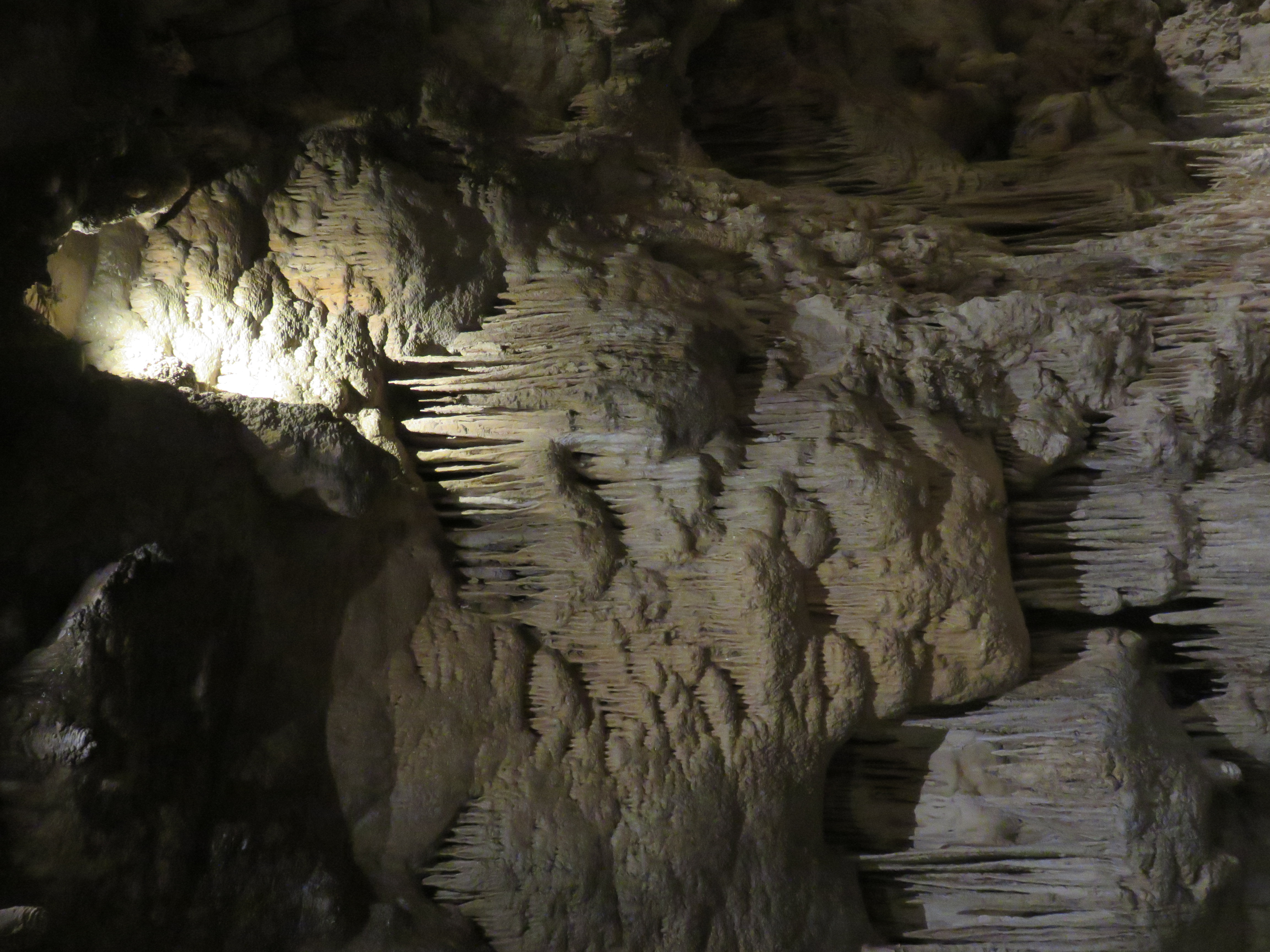 Caving Deep Beneath Mammoth Cave National Park, Kentucky (image credits: wikimedia)