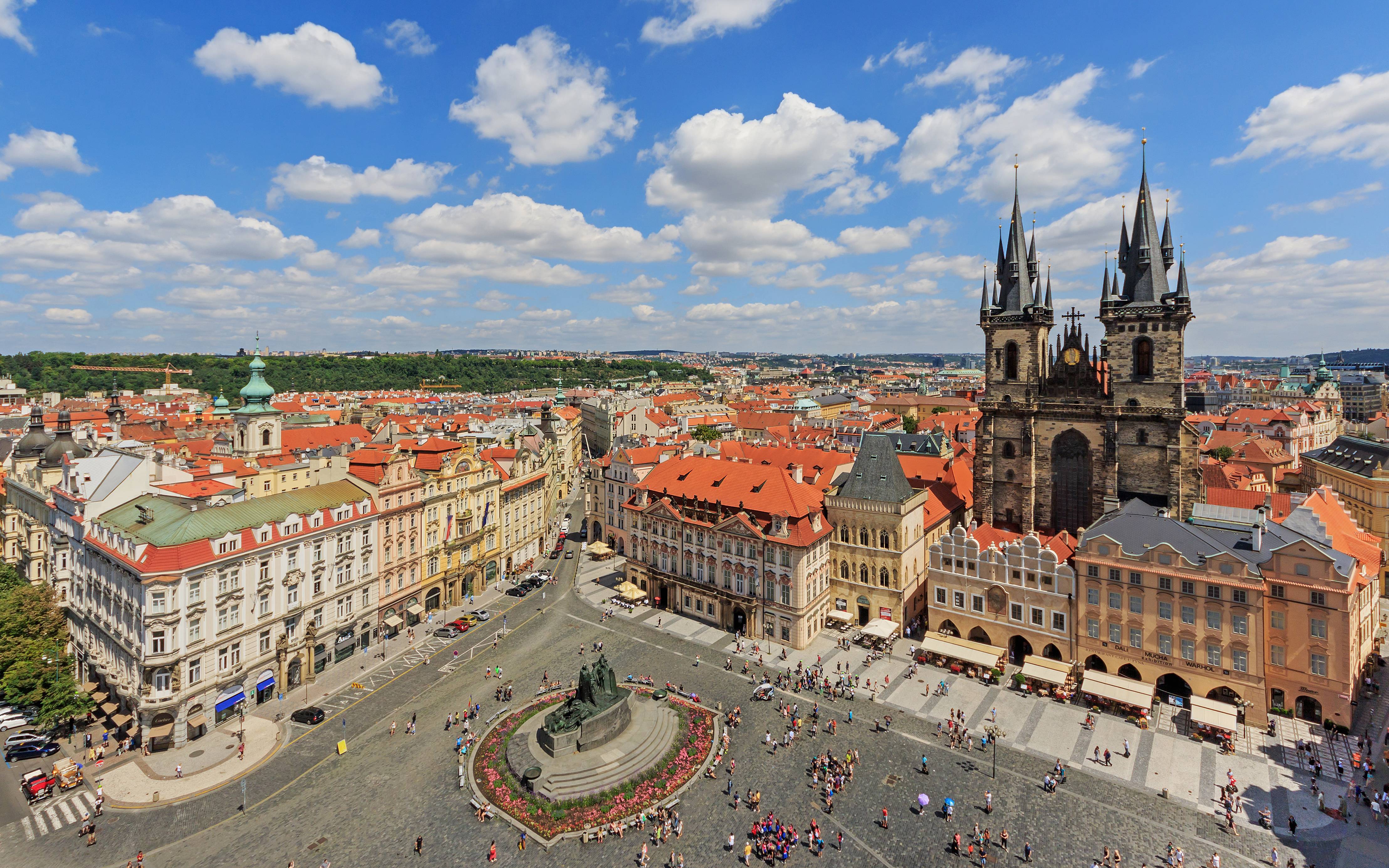 Prague The Budget Backpacker Magnet (image credits: wikimedia)