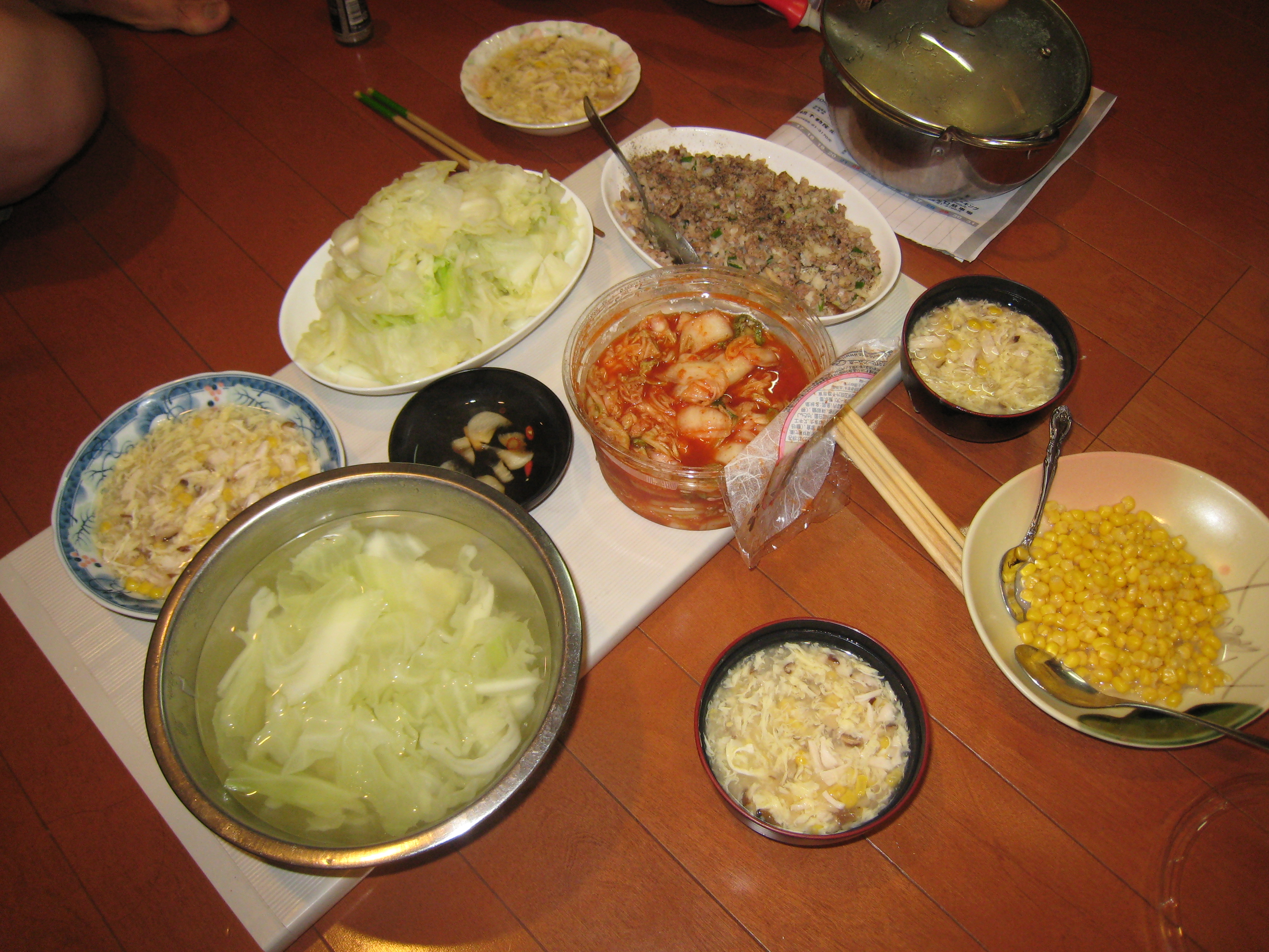 Vietnam Bowls of Comfort and Crunch (image credits: wikimedia)