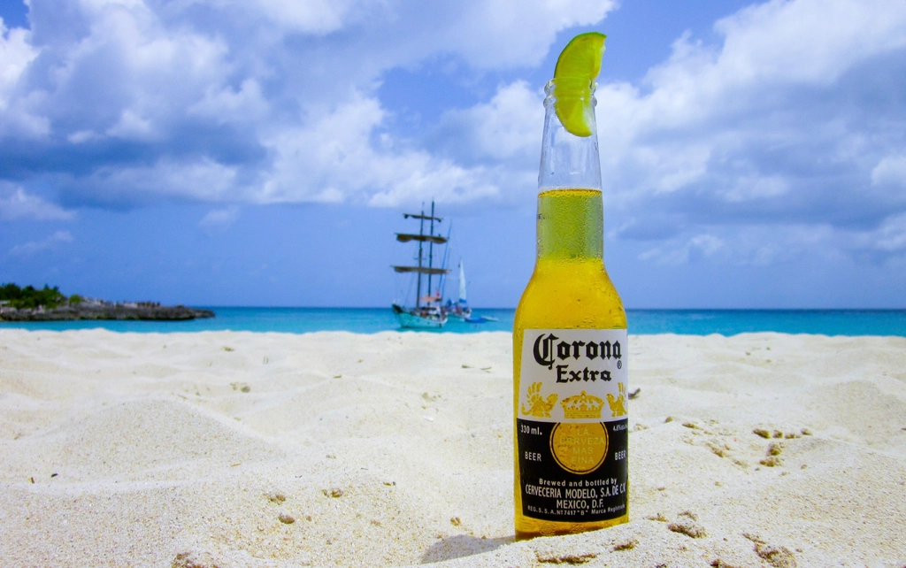 Corona Extra - The Beach Life Ambassador (image credits: rawpixel)