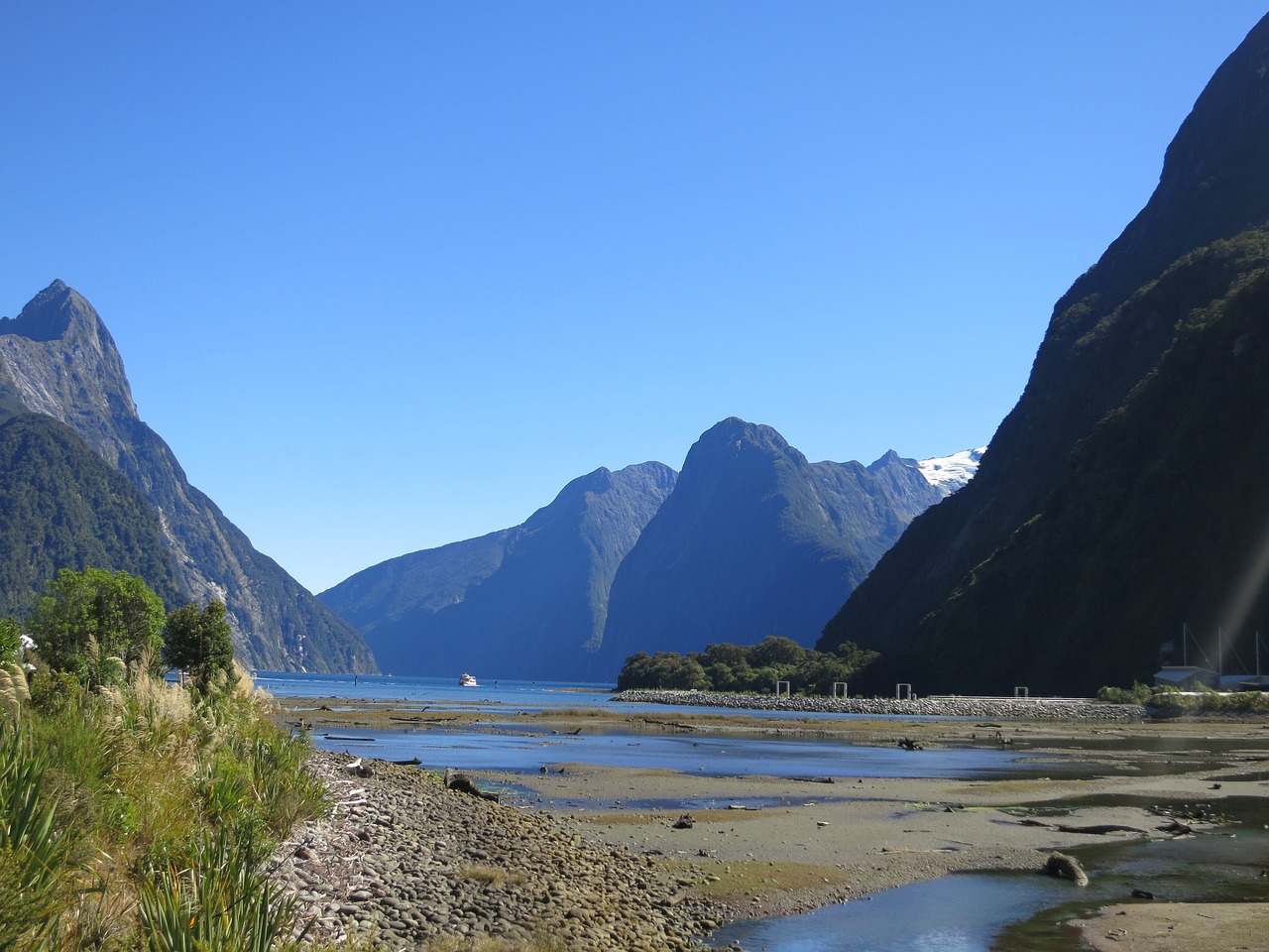 New Zealand: Adventure Meets Sustainability (image credits: pixabay)