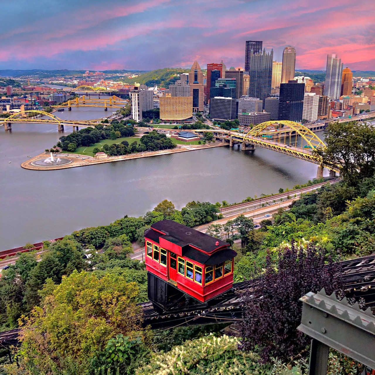 Pittsburgh International Airport (PIT) – Pennsylvania (image credits: pixabay)