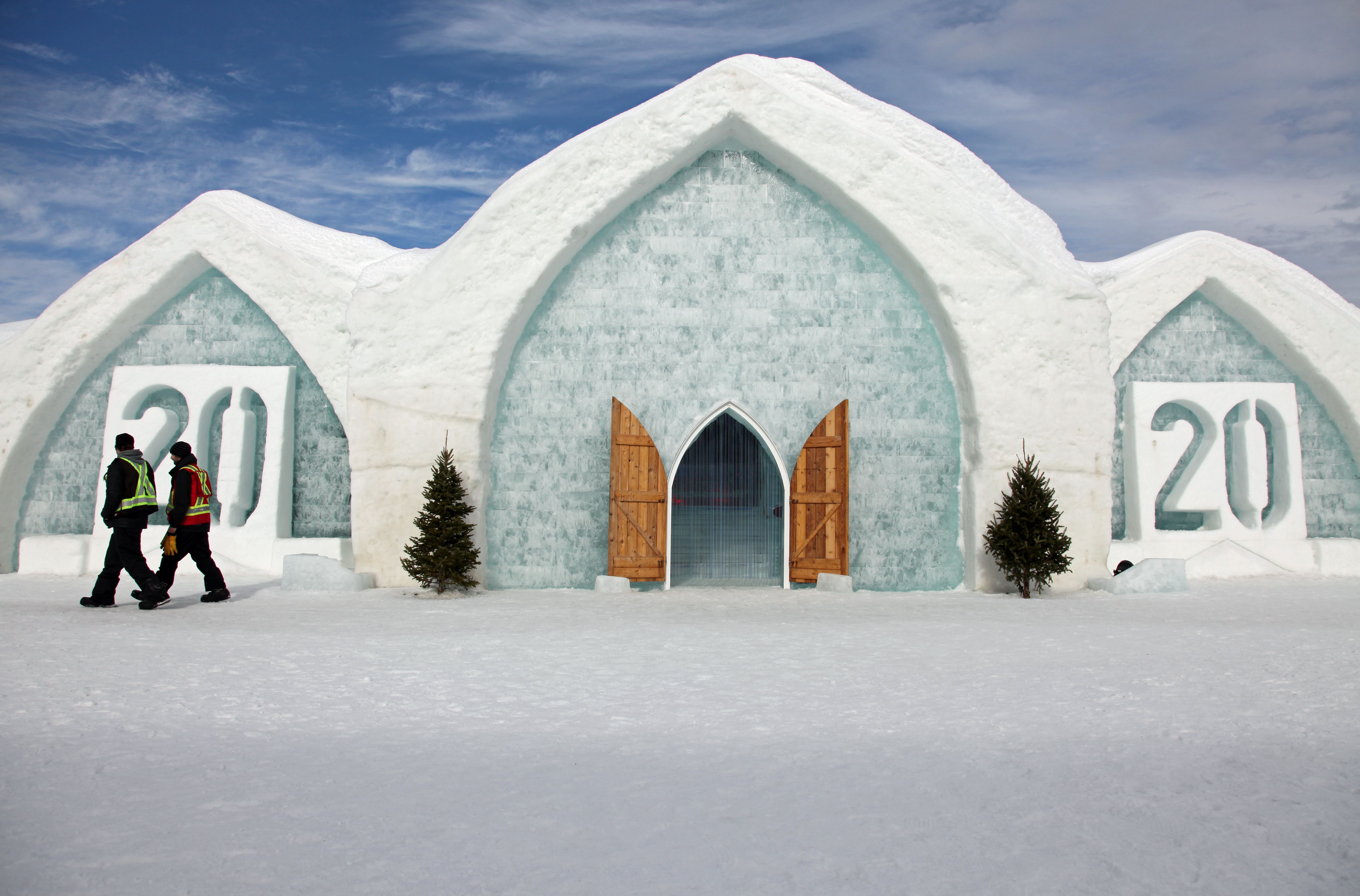 Hôtel de Glace – Quebec, Canada (image credits: wikimedia)