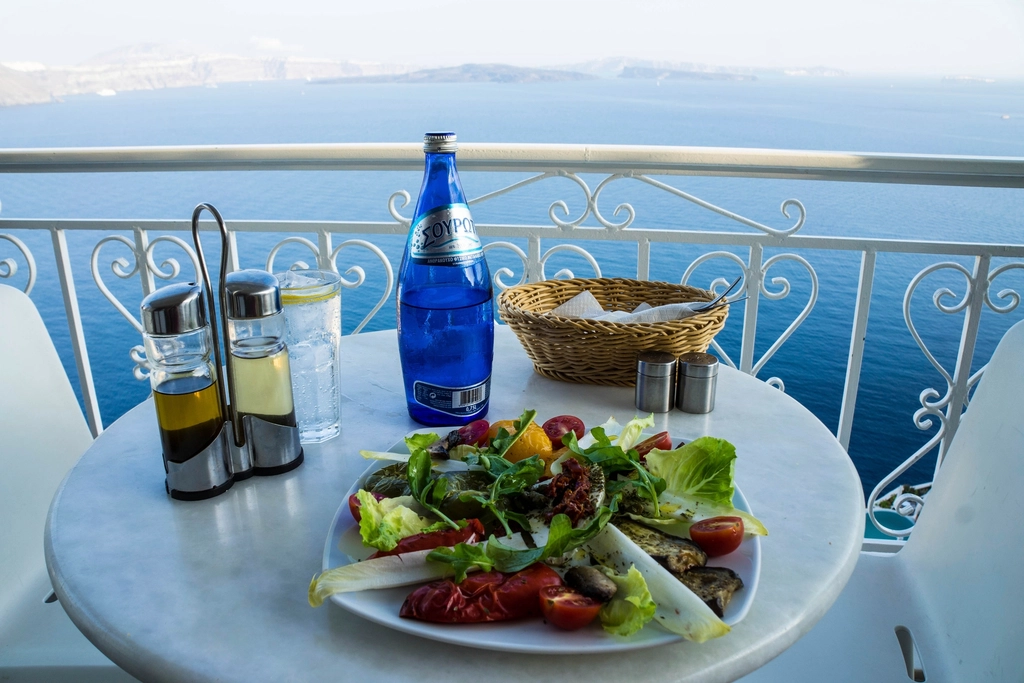 Culinary Travel Experiences (image credits: rawpixel)