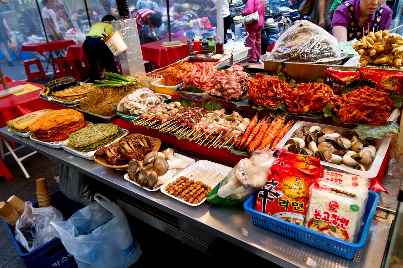 9. Only Eating at Tourist Spots (image credits: pixabay)