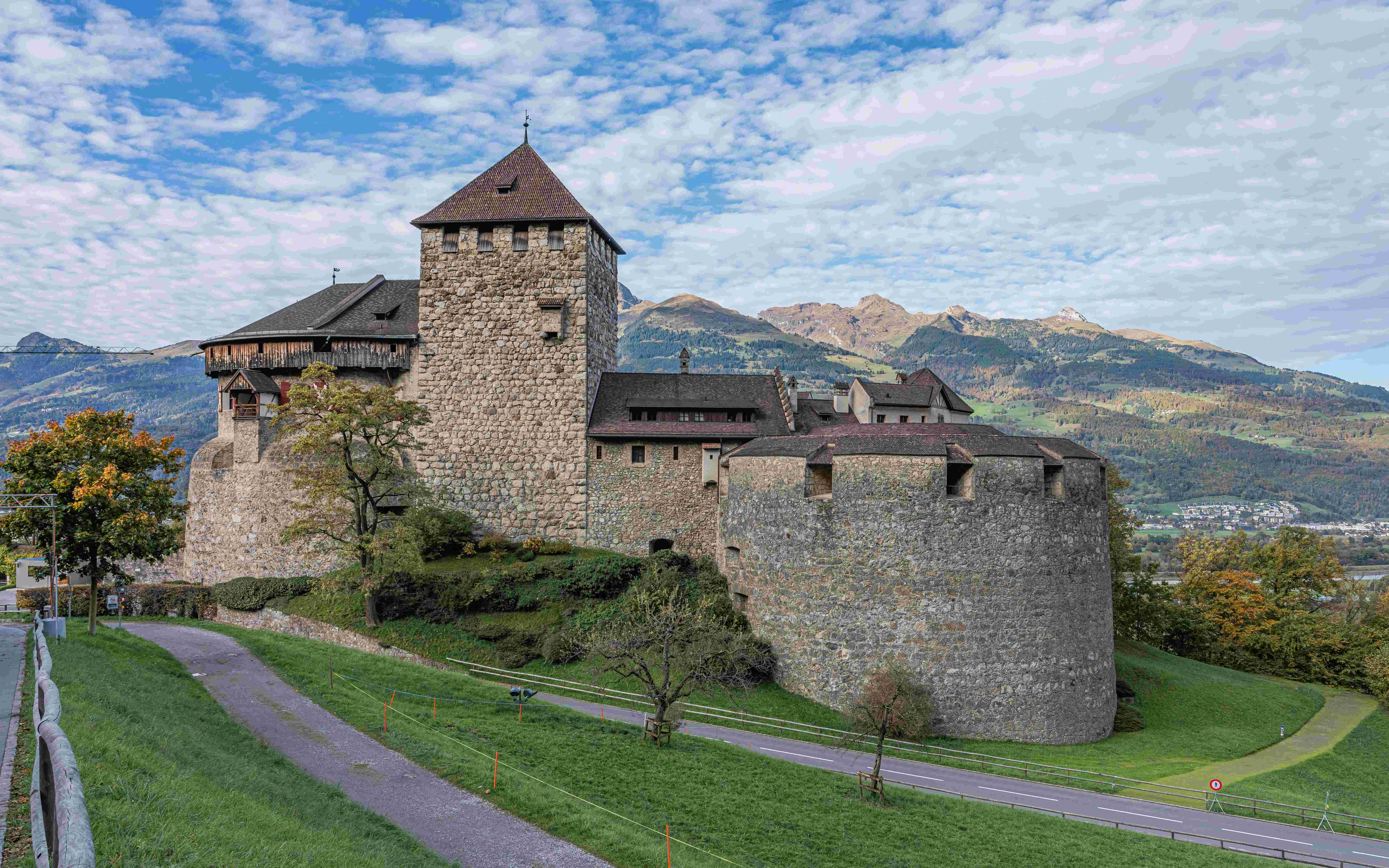 Liechtenstein: A Hidden Alpine Treasure (image credits: wikimedia)