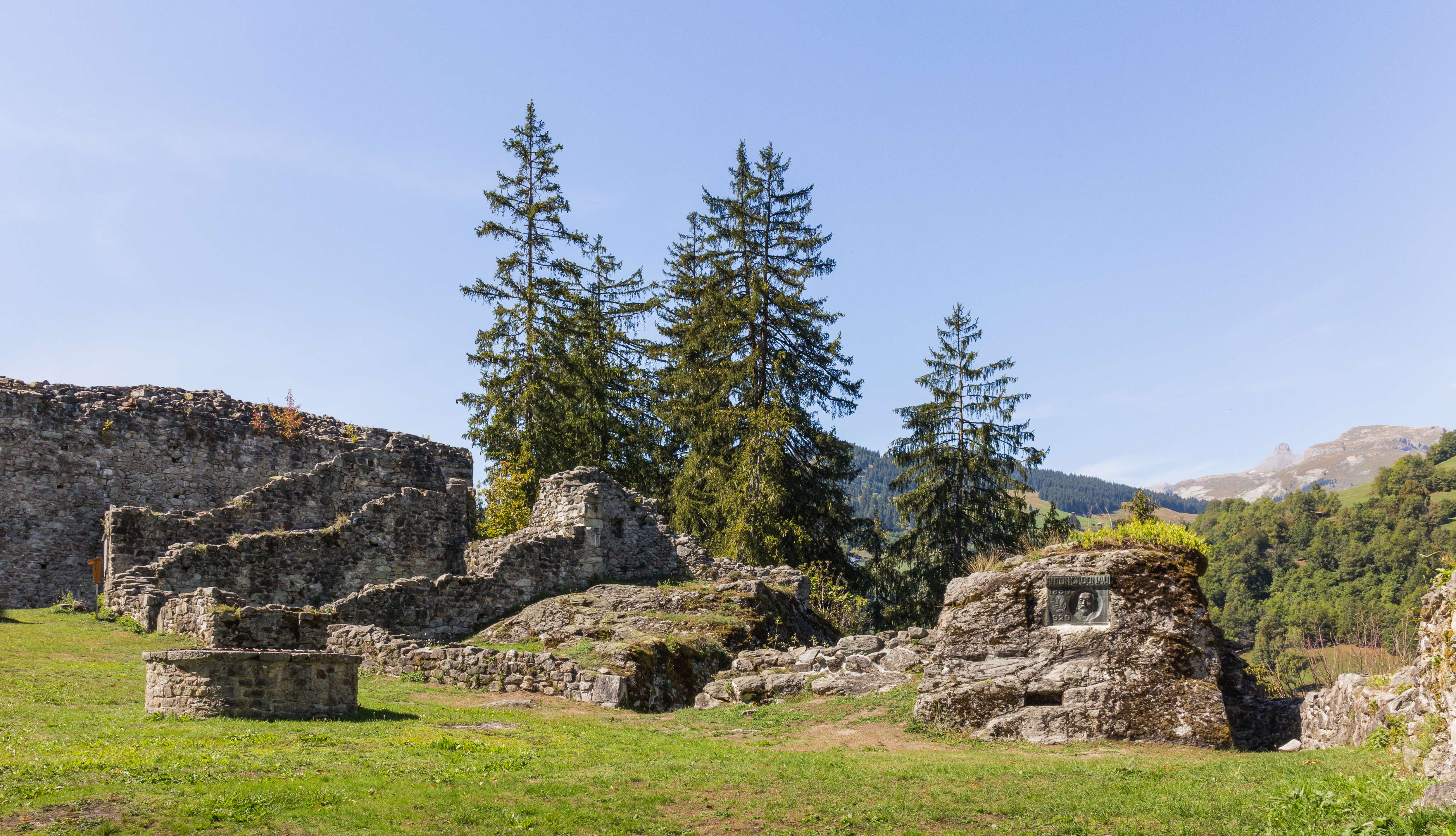 Switzerland Locked Down Luxury (image credits: wikimedia)