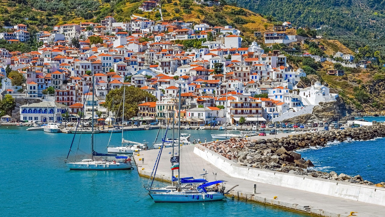Greece Islands Without the Luxury Price Tag (image credits: pixabay)