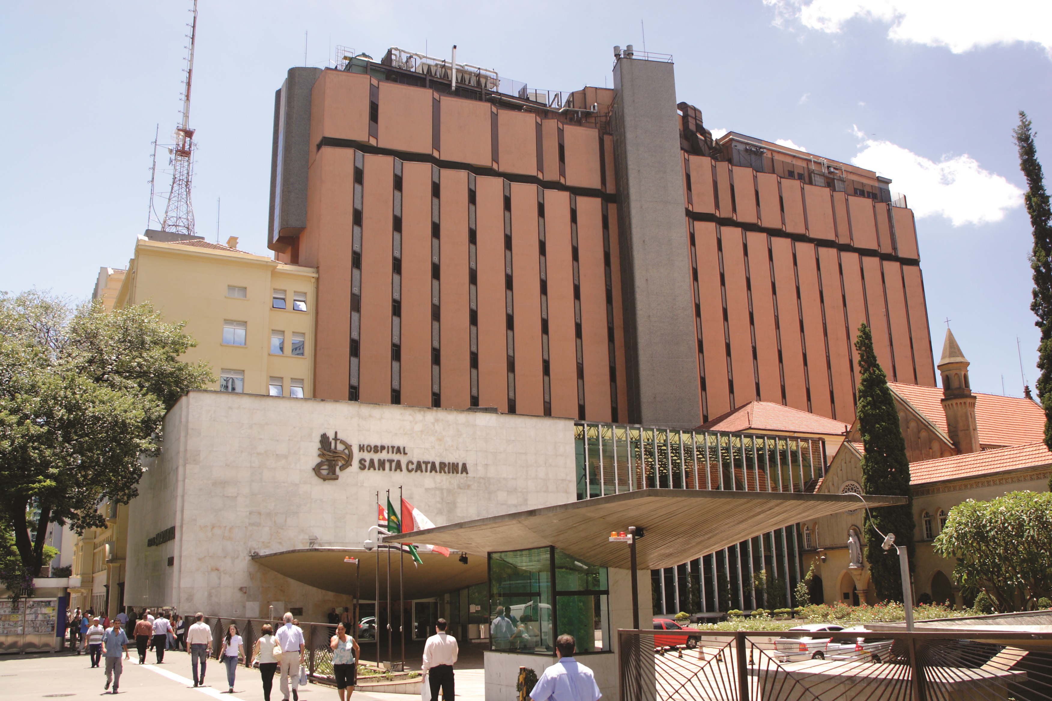 Brazil: Ambitious Goals, Persistent Gaps (image credits: wikimedia)