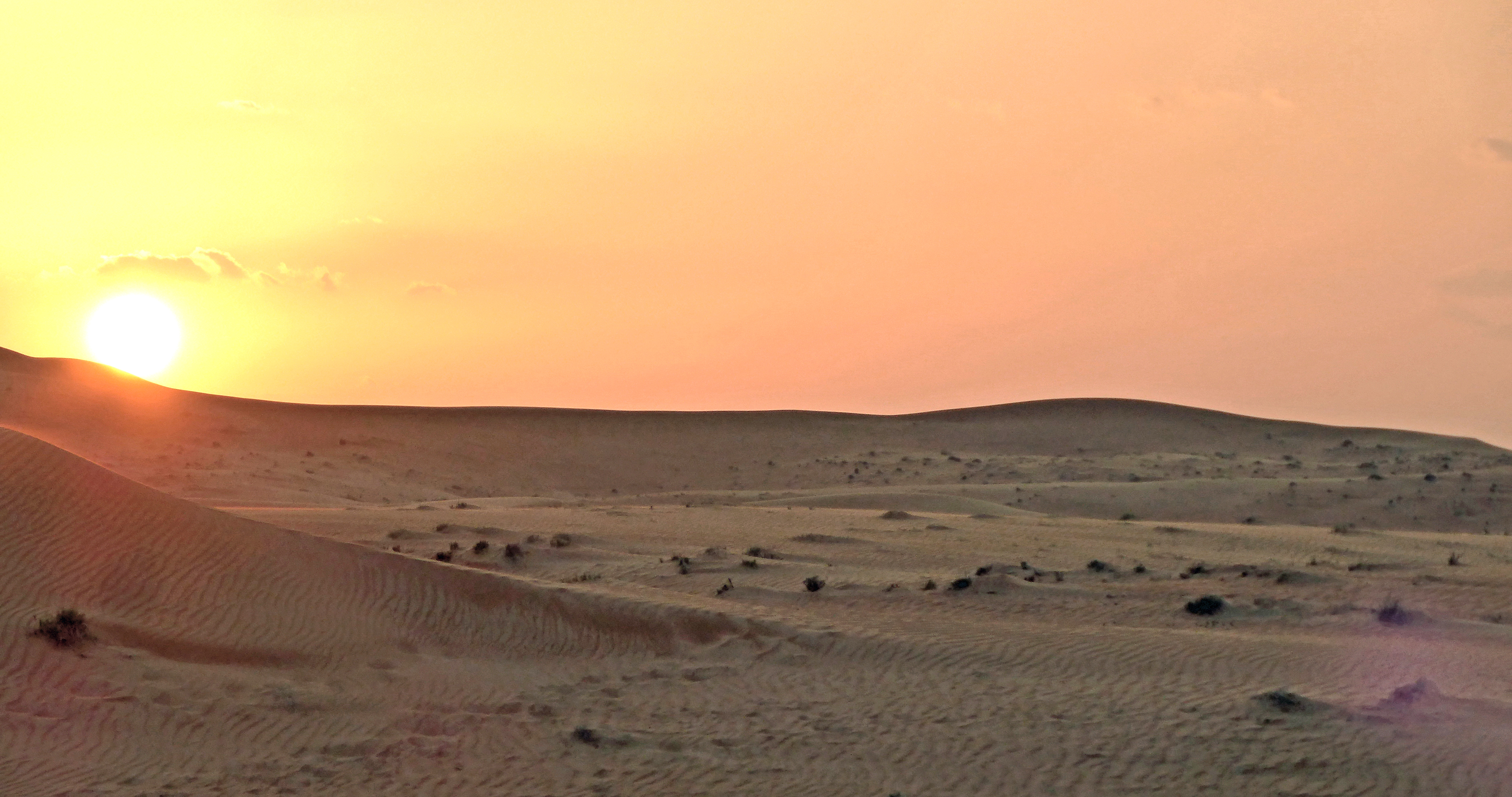 Oman Sands Mountains and Timeless Adventure (image credits: wikimedia)