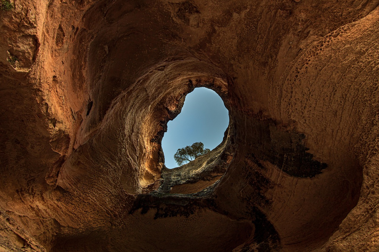 Carlsbad Caverns, New Mexico: Subterranean Wonders (image credits: pixabay)