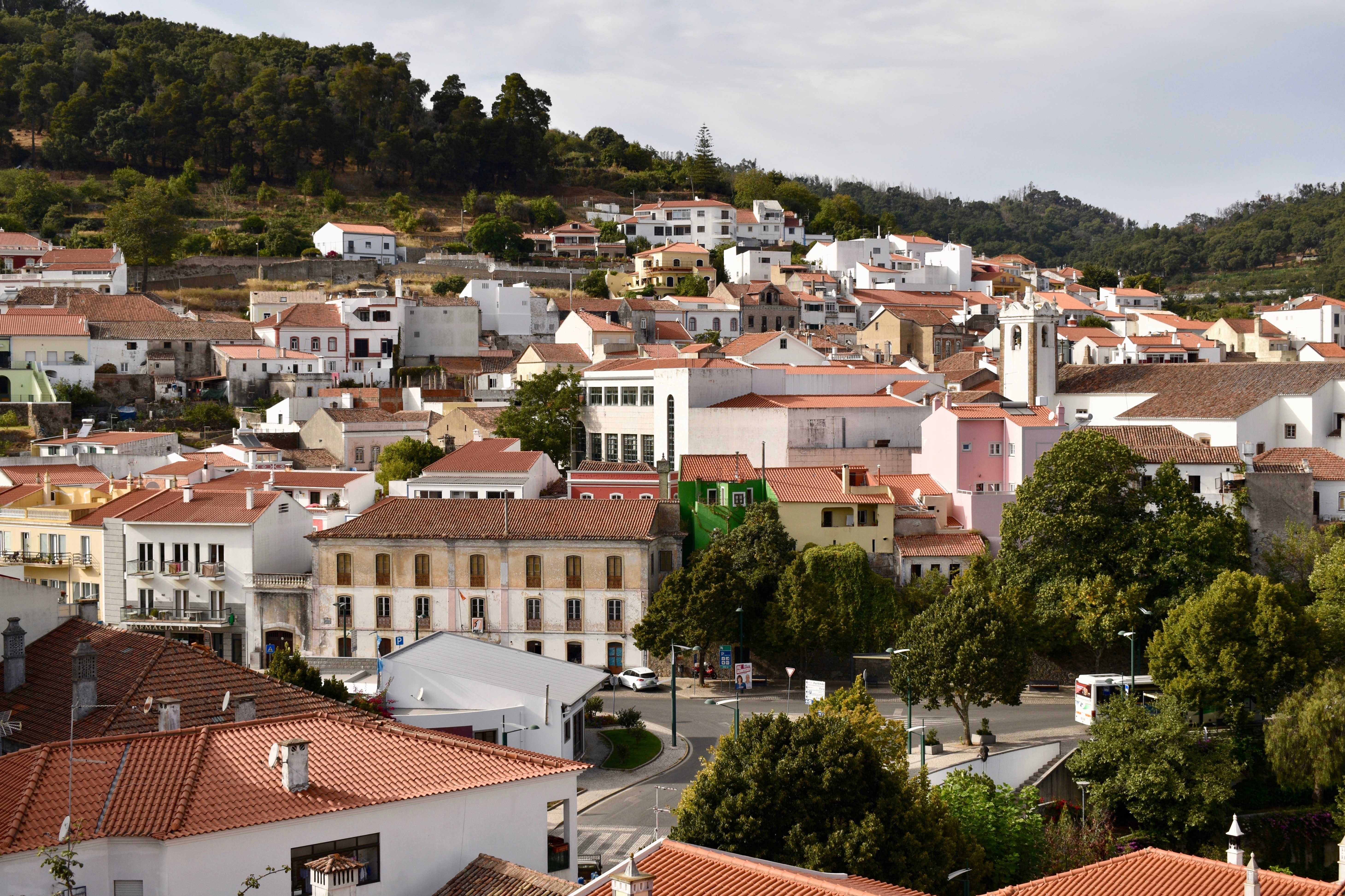 Portugal: Algarve’s Rural Retreats and Unbeatable Value (image credits: wikimedia)