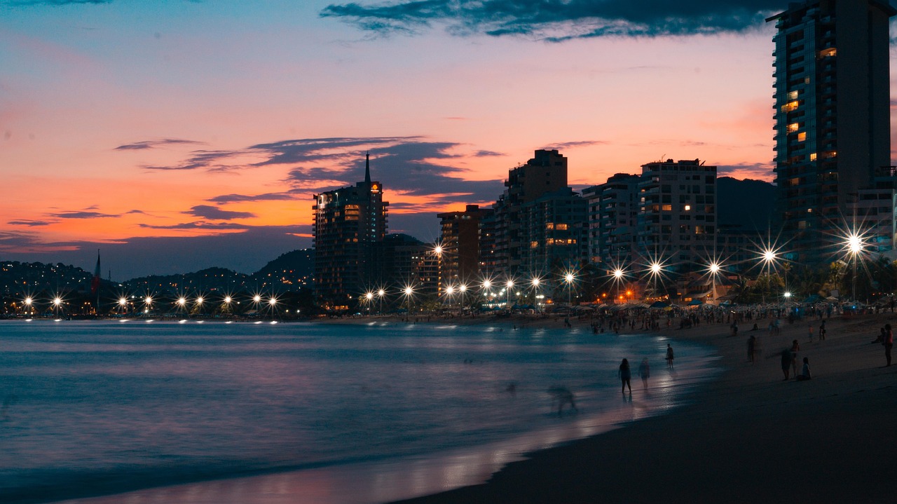 15. Acapulco, Guerrero - The Fallen Paradise (image credits: pixabay)