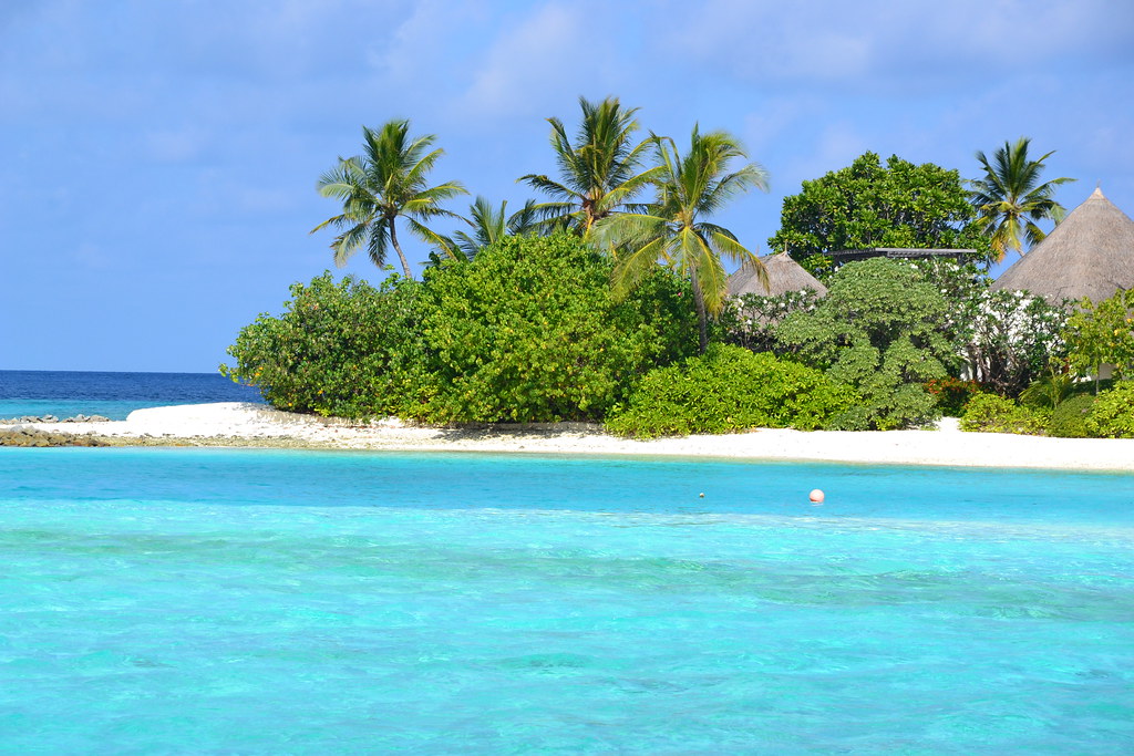 The Maldives: Instagram Paradise, Real-World Nightmare for Budgets (image credits: flickr)