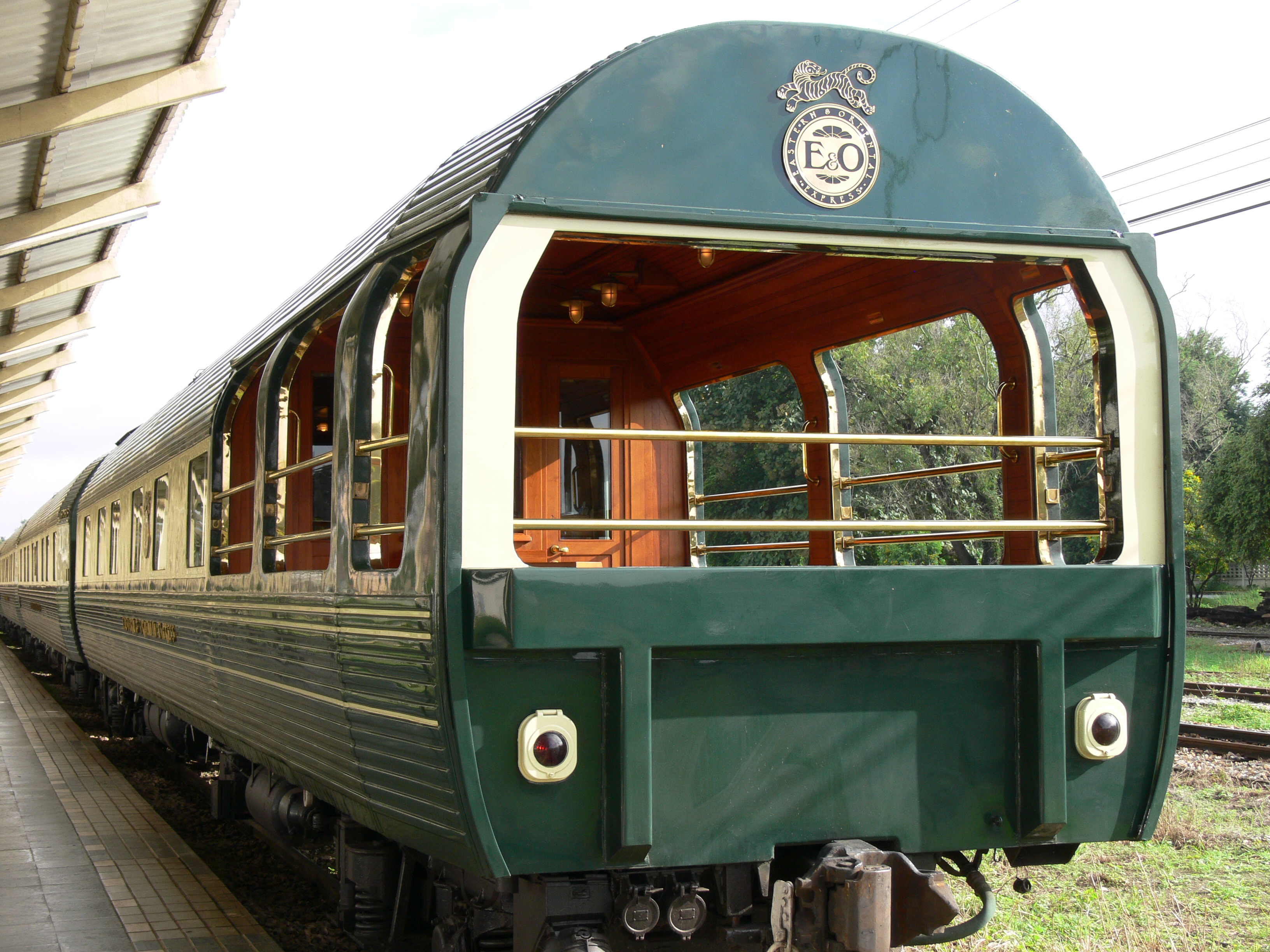 Eastern & Oriental Express: Tropical Charm in Southeast Asia (image credits: wikimedia)