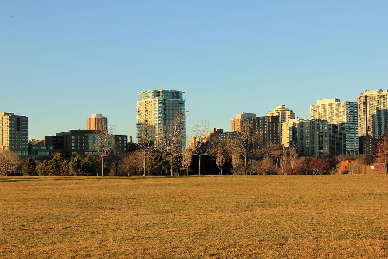 28. Milwaukee County, Wisconsin - Rust Belt Challenges Persist (image credits: pixabay)