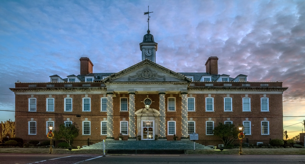 11. Hardin County - 69.9 Years (image credits: rawpixel)