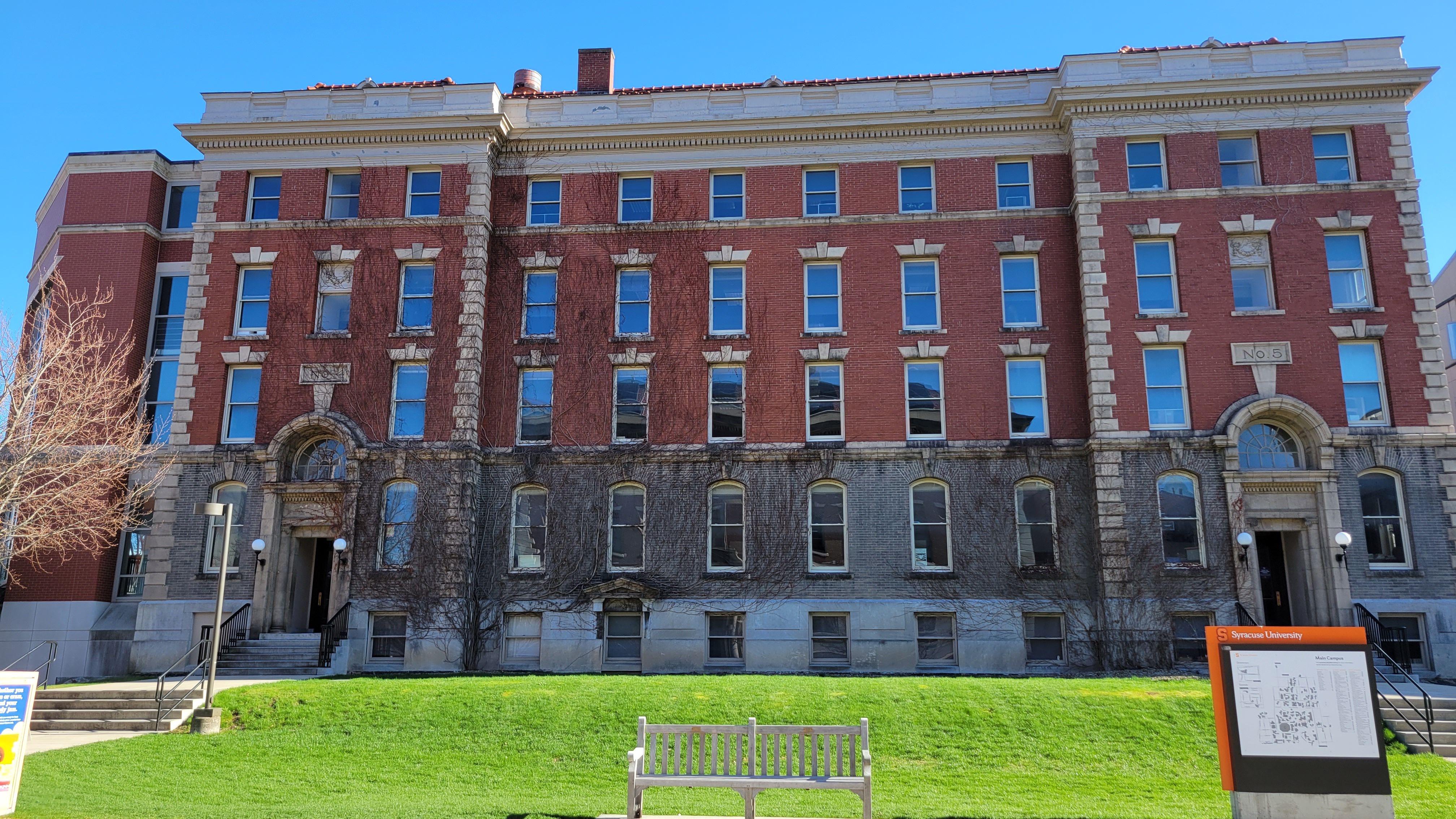 Syracuse, New York: Affordable Living with a Bonus (image credits: wikimedia)