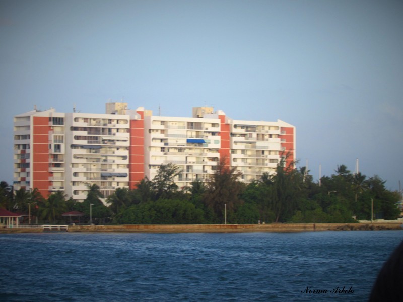 Lanai: Hawaii’s Billionaire Hideaway (image credits: wikimedia)