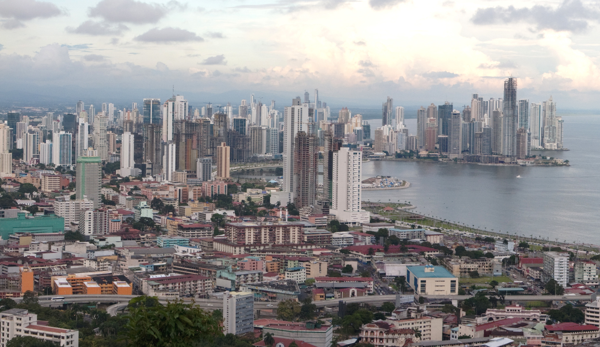 Panama: Tax Breaks and Tropical Breezes (image credits: wikimedia)