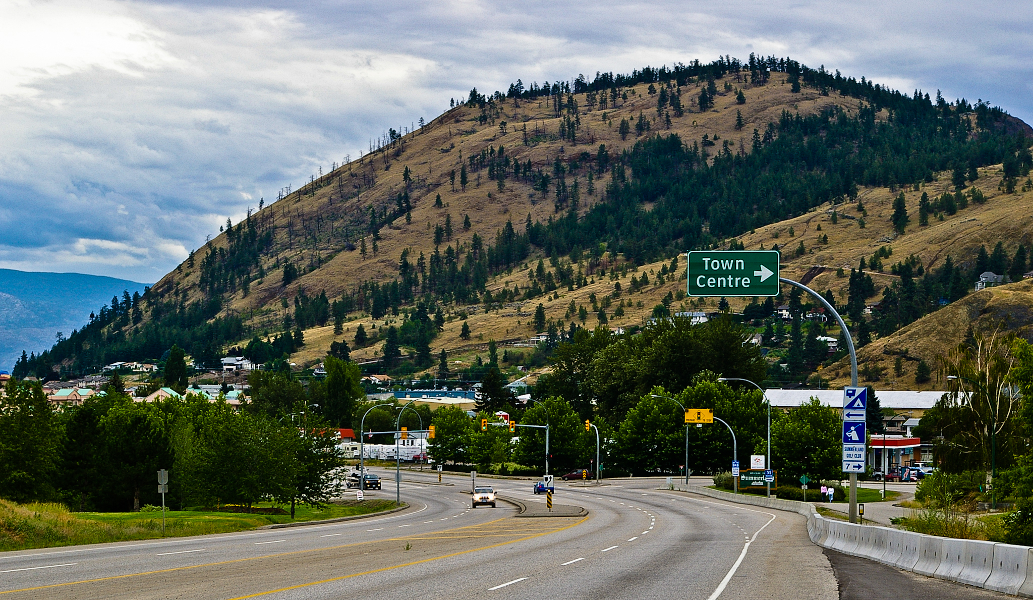 The Alaska Highway (image credits: wikimedia)