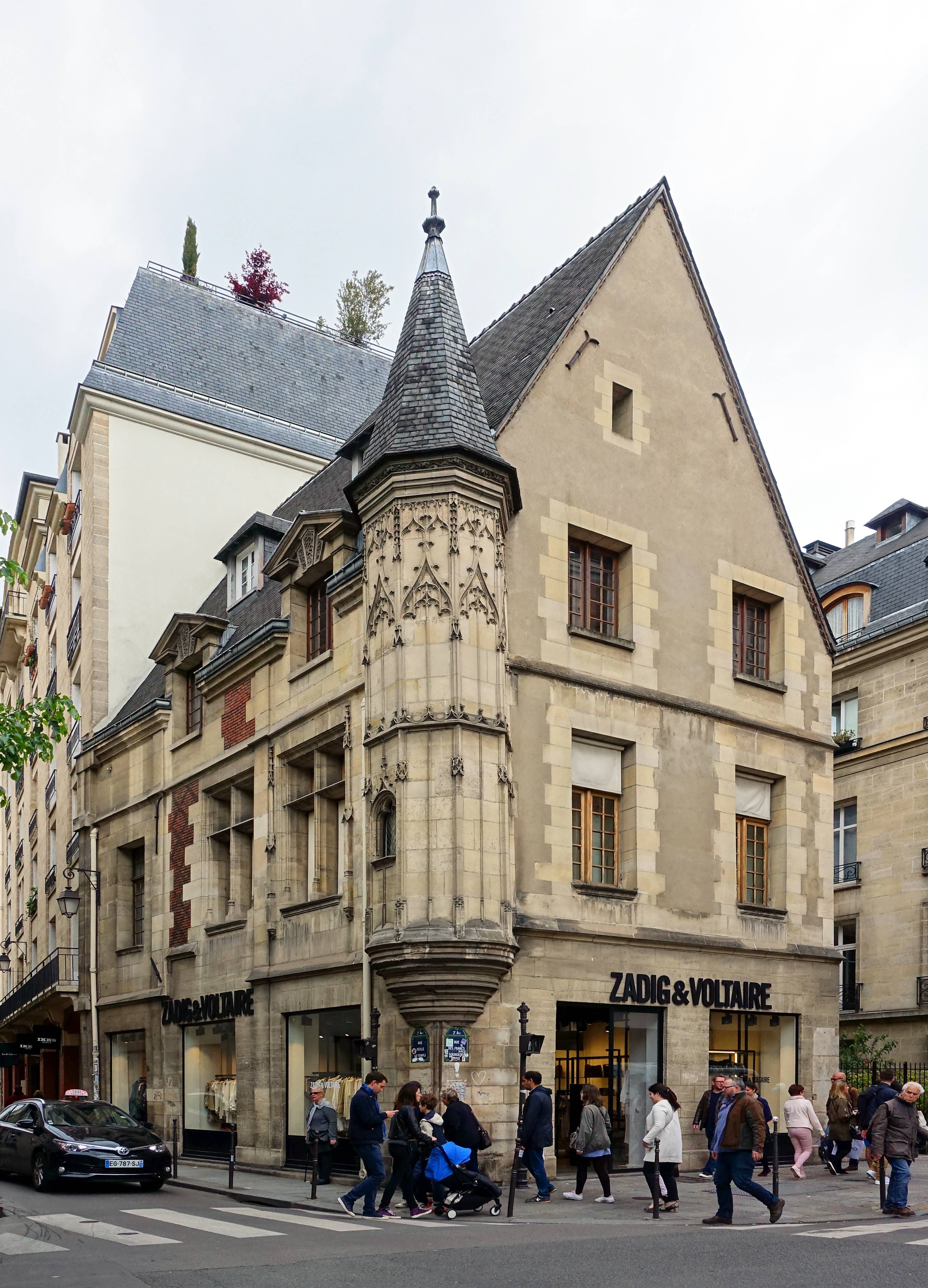 The Historic Architecture of Le Marais (image credits: wikimedia)