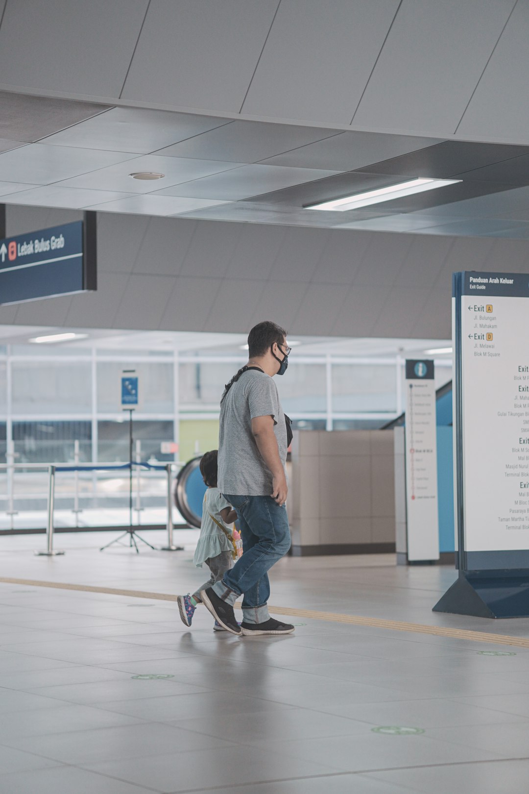 Preparing Kids for International Travel (image credits: unsplash)