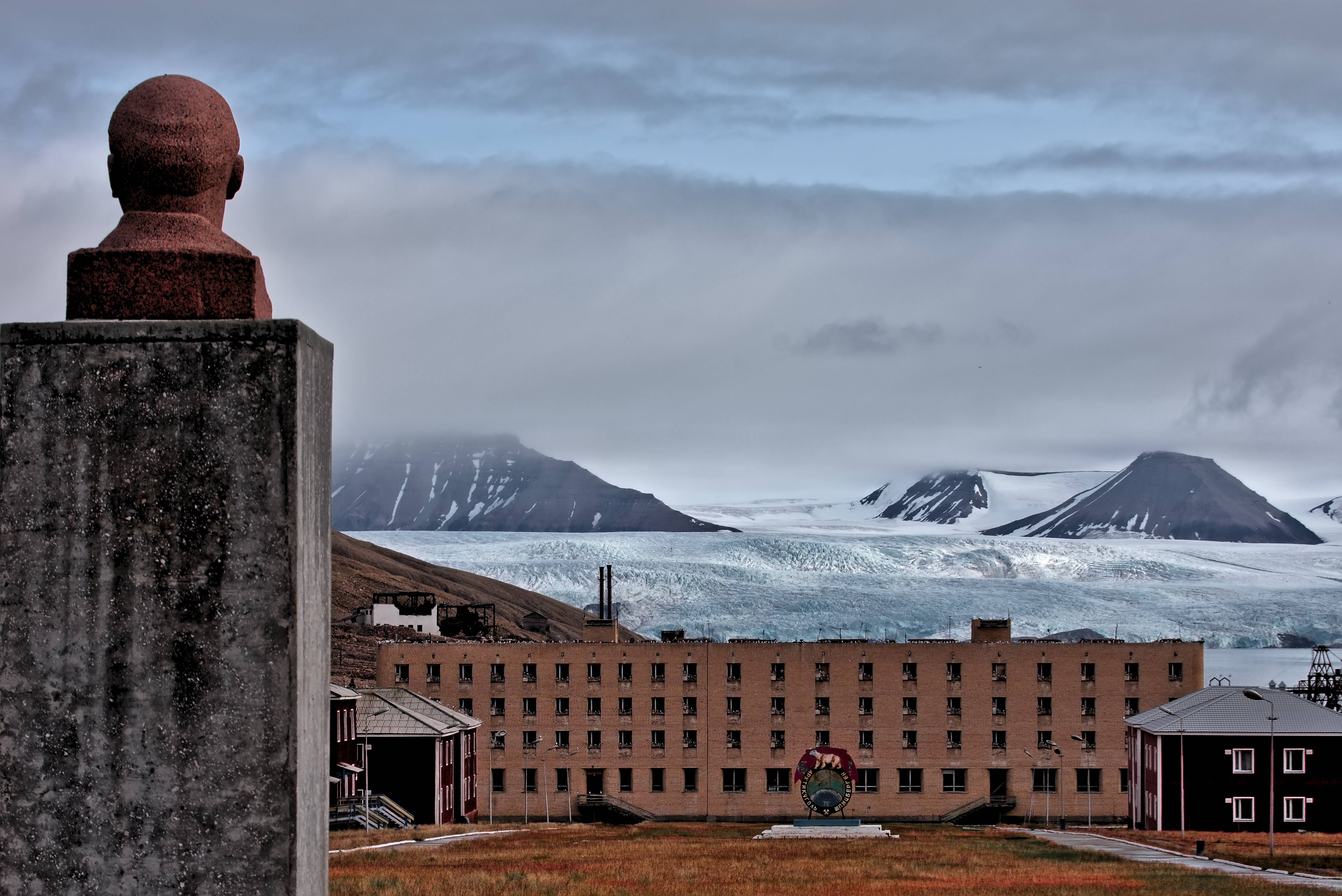 Pyramiden, Svalbard, Norway: The Arctic Ghost Town (image credits: wikimedia)